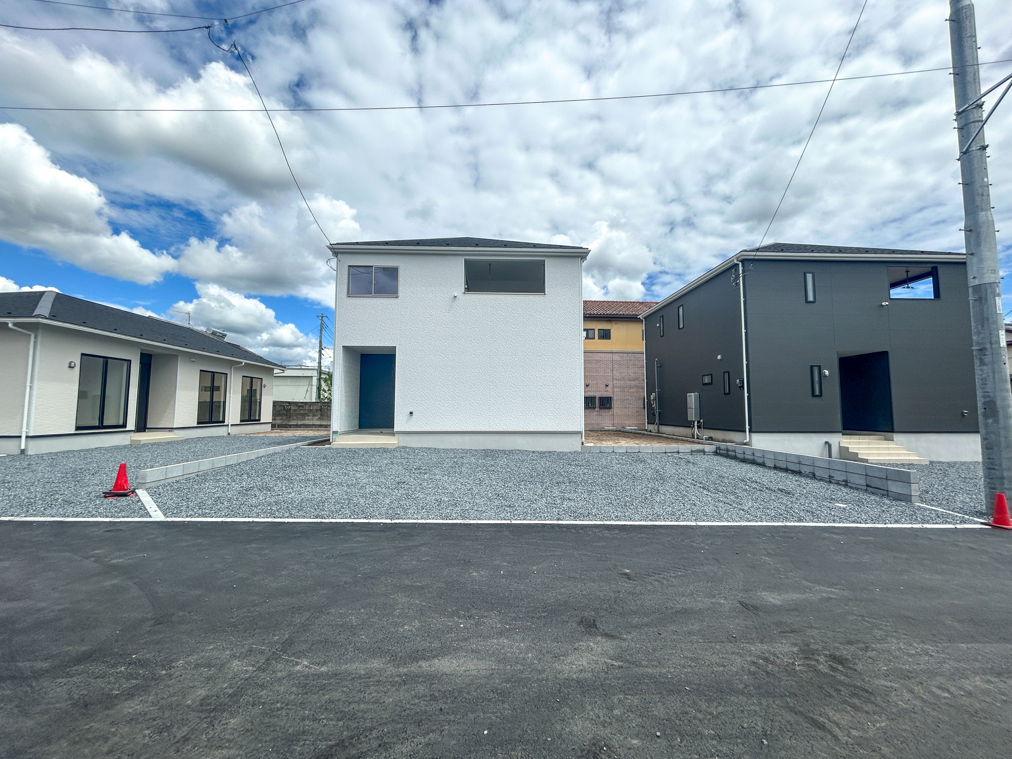 前橋市青柳町第28　新築住宅全10棟の駐車場|駐車3台可能です！