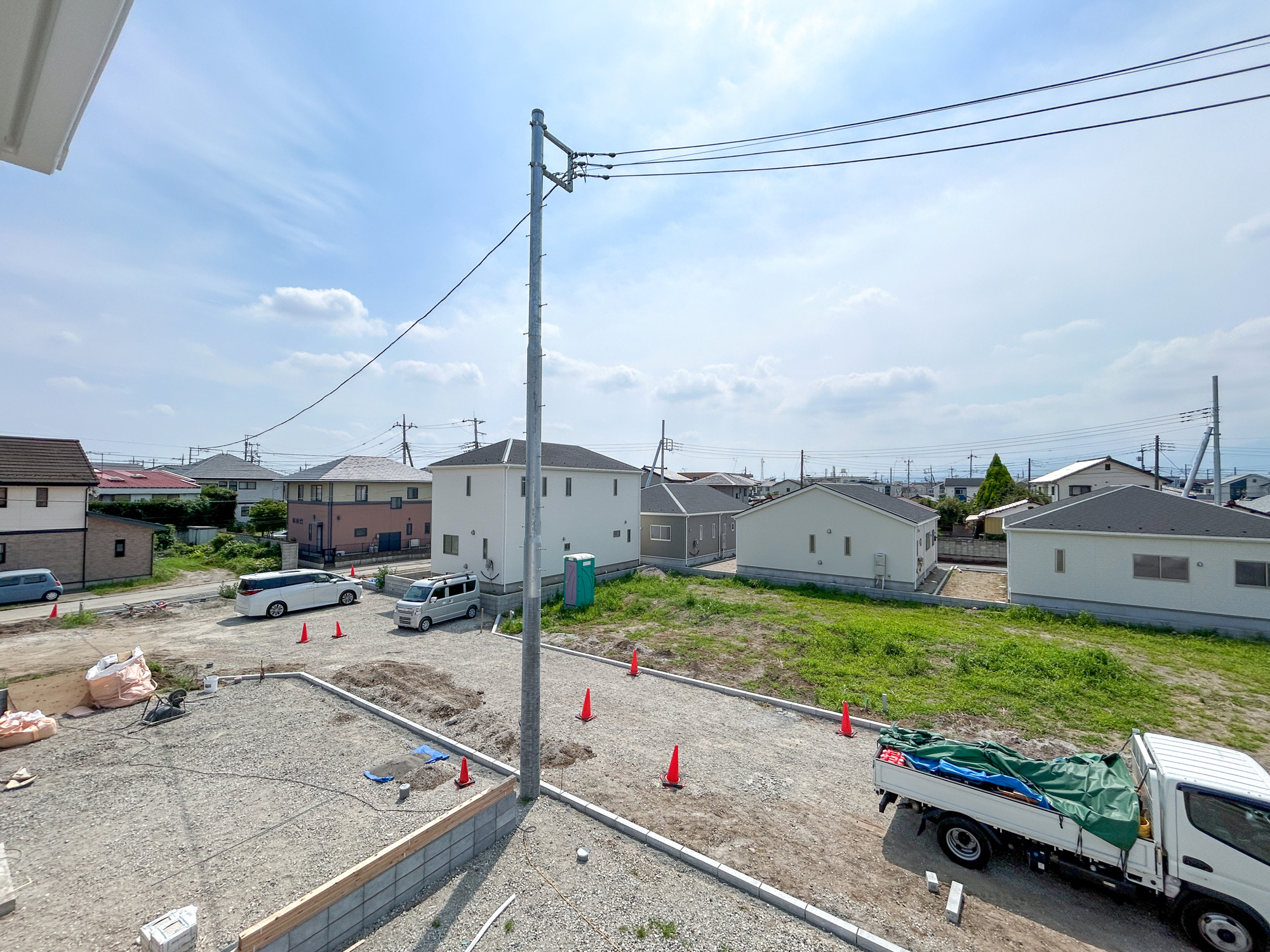 前橋市青柳町第28　新築住宅全10棟の展望|低層の一戸建てを中心とした街並みが整然と続き、周辺は高い建物が建っていないので、採光や開放性に恵まれ、空が広く緑の多い閑静な趣を感じる環境です。