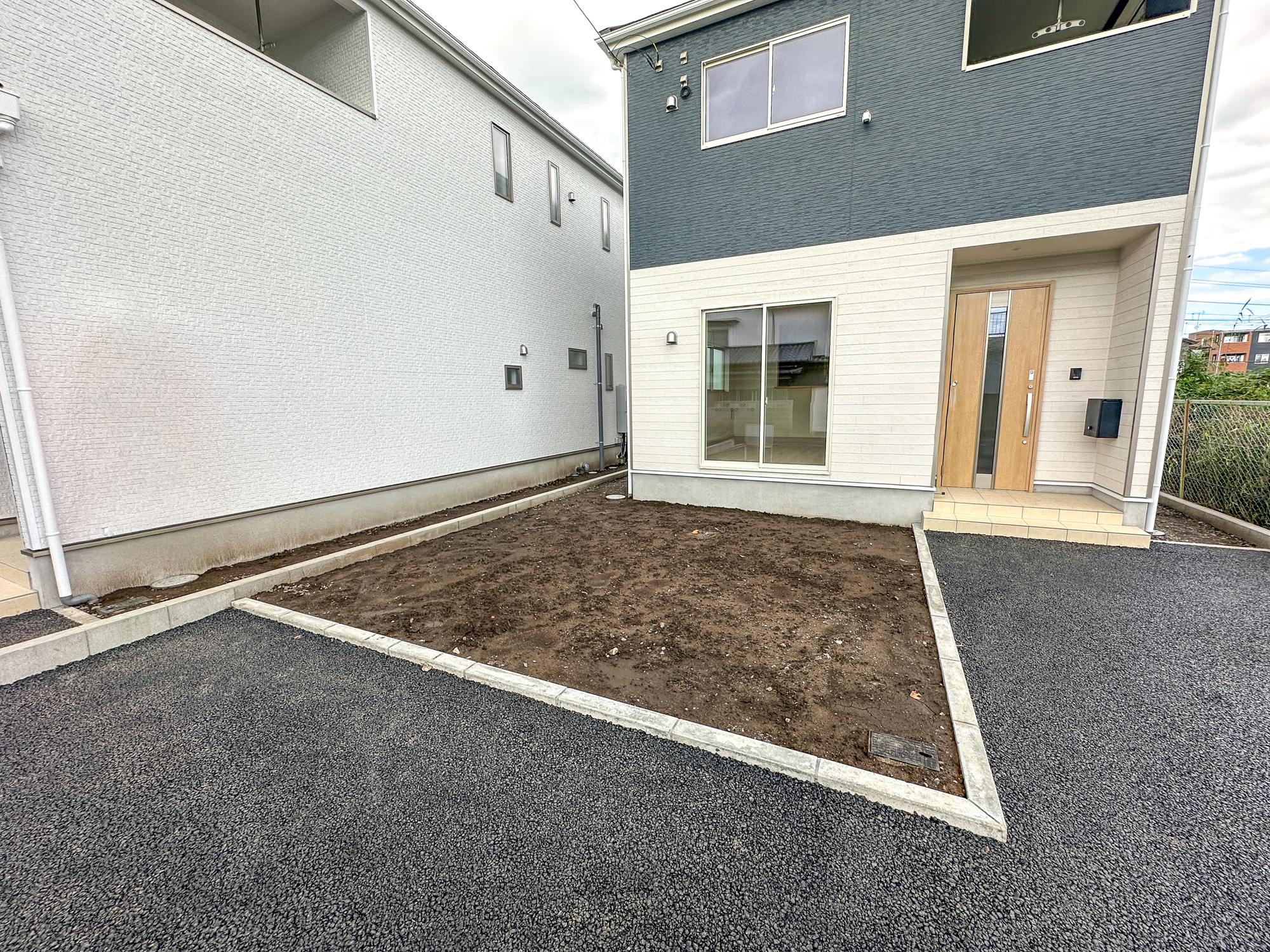宇都宮市東町の新築一戸建の庭|お庭での家庭菜園・ガーデニングを通じて、お子様と一緒に育てていくと、思い出も増えていきそうですね♪