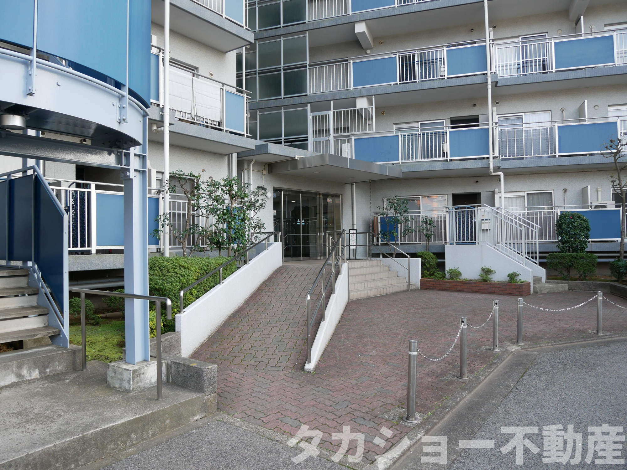 第五稲毛ハイツのエントランス|落ち着いたエントランスです