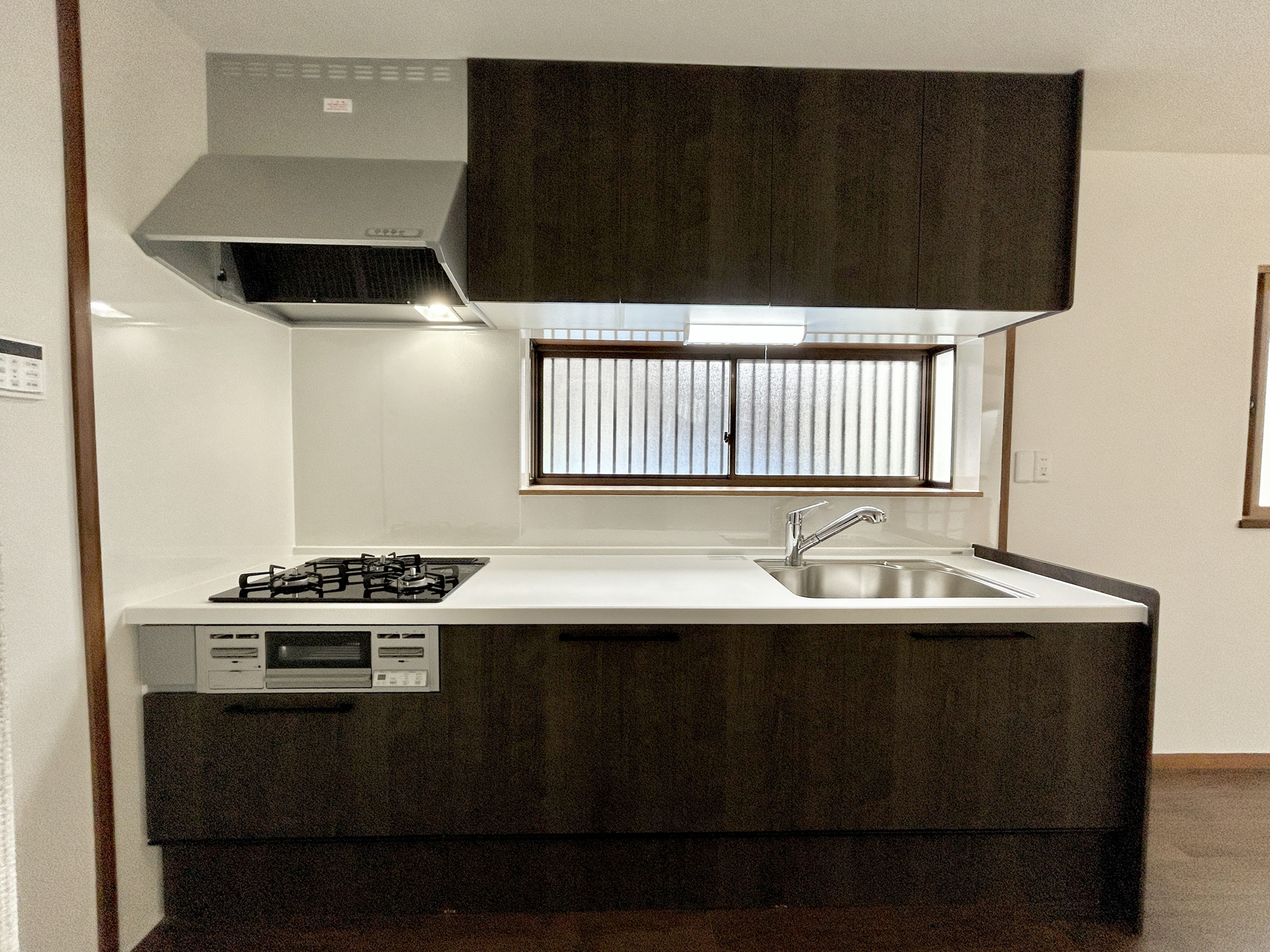 高崎市吉井町1期　中古住宅のキッチン|収納が多いのでキッチンの上は常にきれいに保てます！！
お料理がしたくなるそんな嬉しい・楽しいキッチンです♪