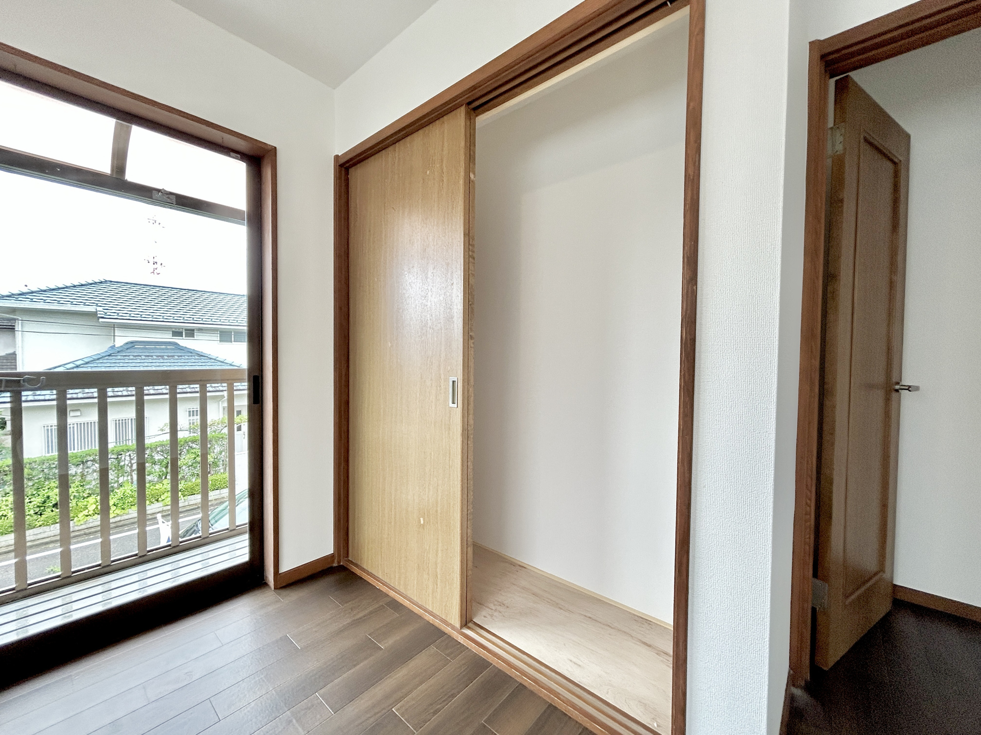高崎市吉井町1期　中古住宅の収納|洋服はもちろん、お子様との思い出もたっぷりしまえる収納。お子様の成長と共に増えていく荷物も楽々しまえる収納力！