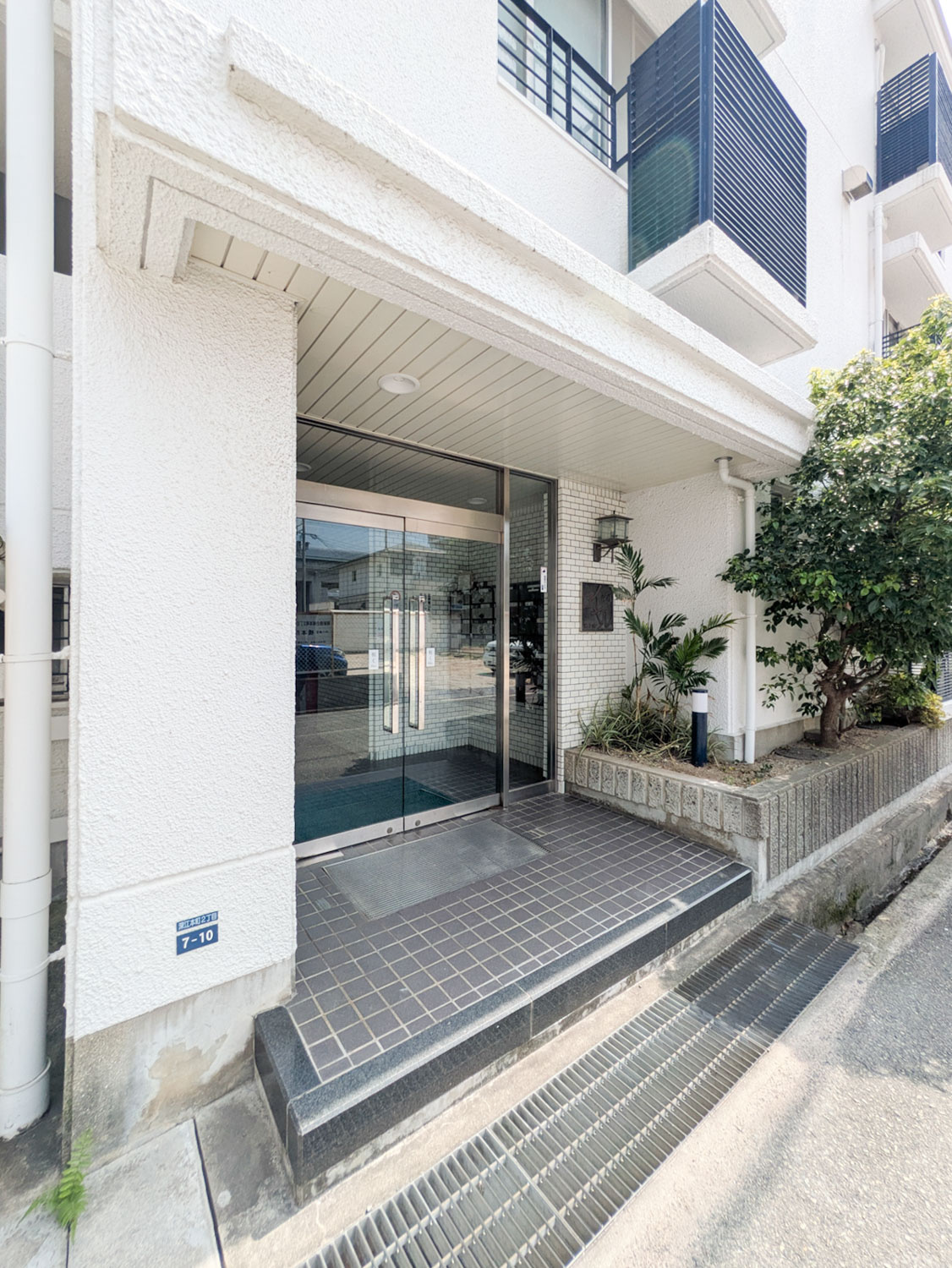 深江ロイヤルマンションのエントランス