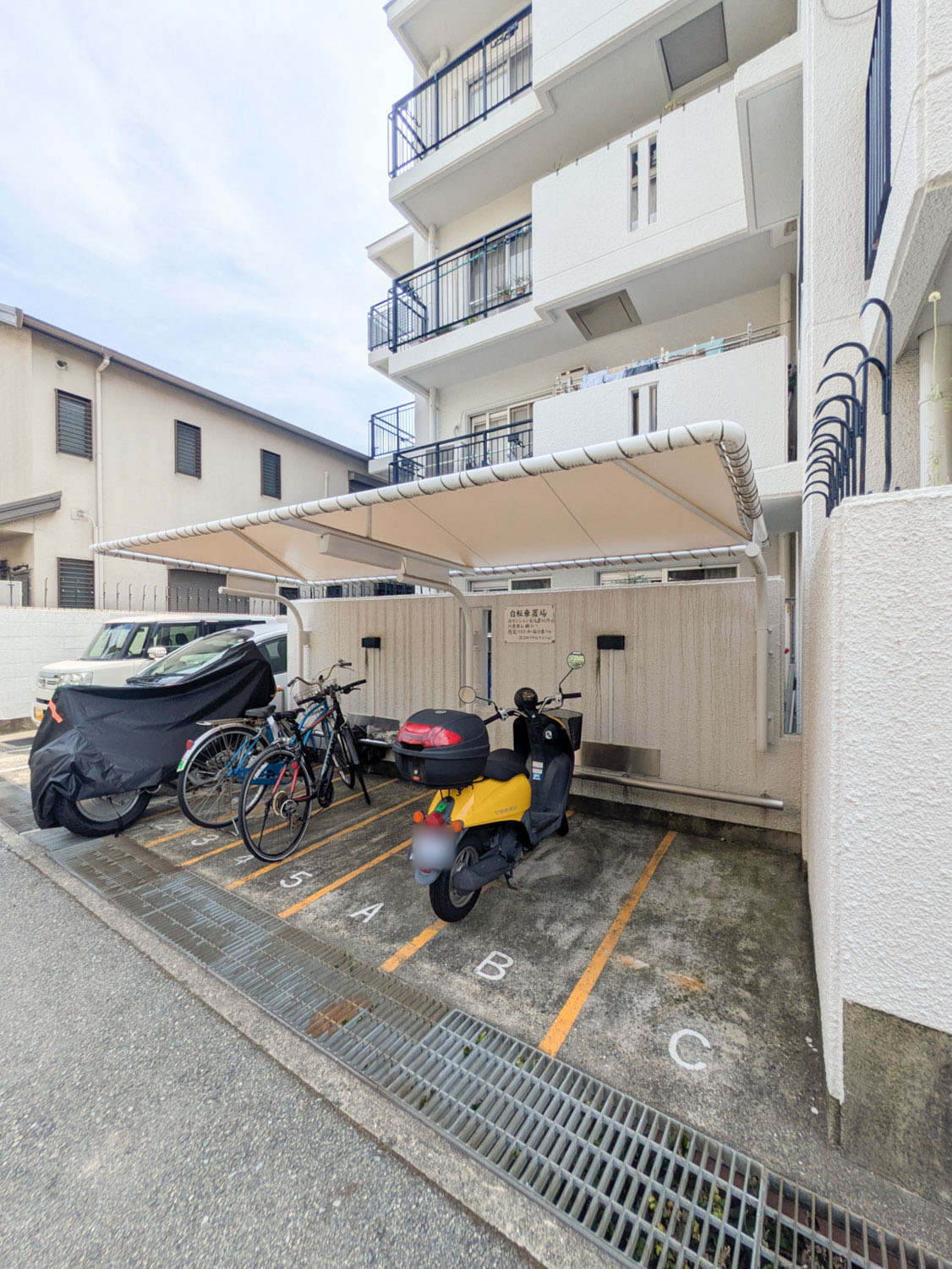 深江ロイヤルマンションの駐車場