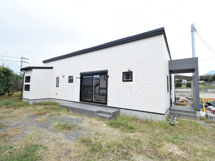 【２号棟：外観】
