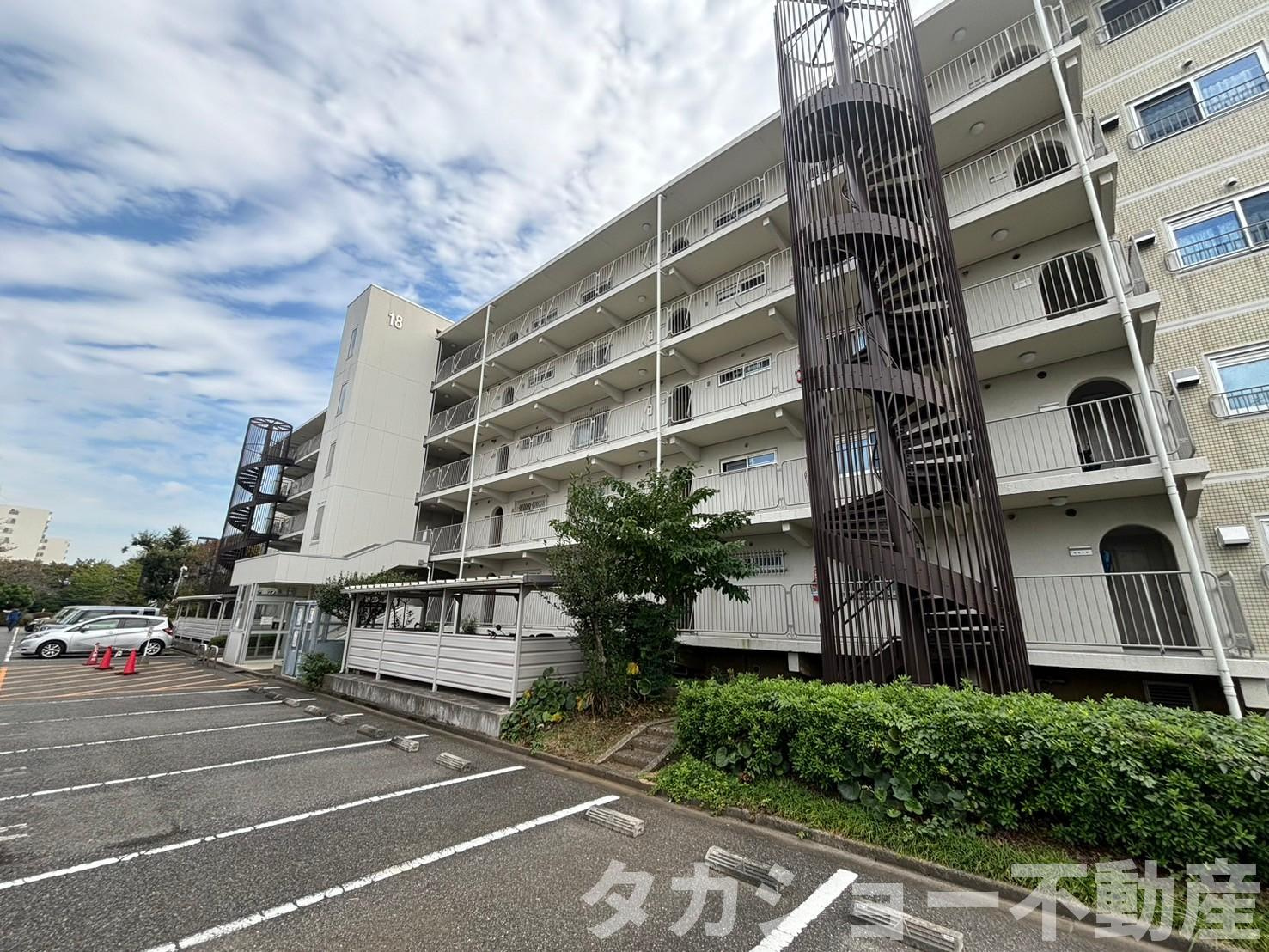 稲毛ファミールハイツ　18号棟の外観|落ち着いた雰囲気の外観です