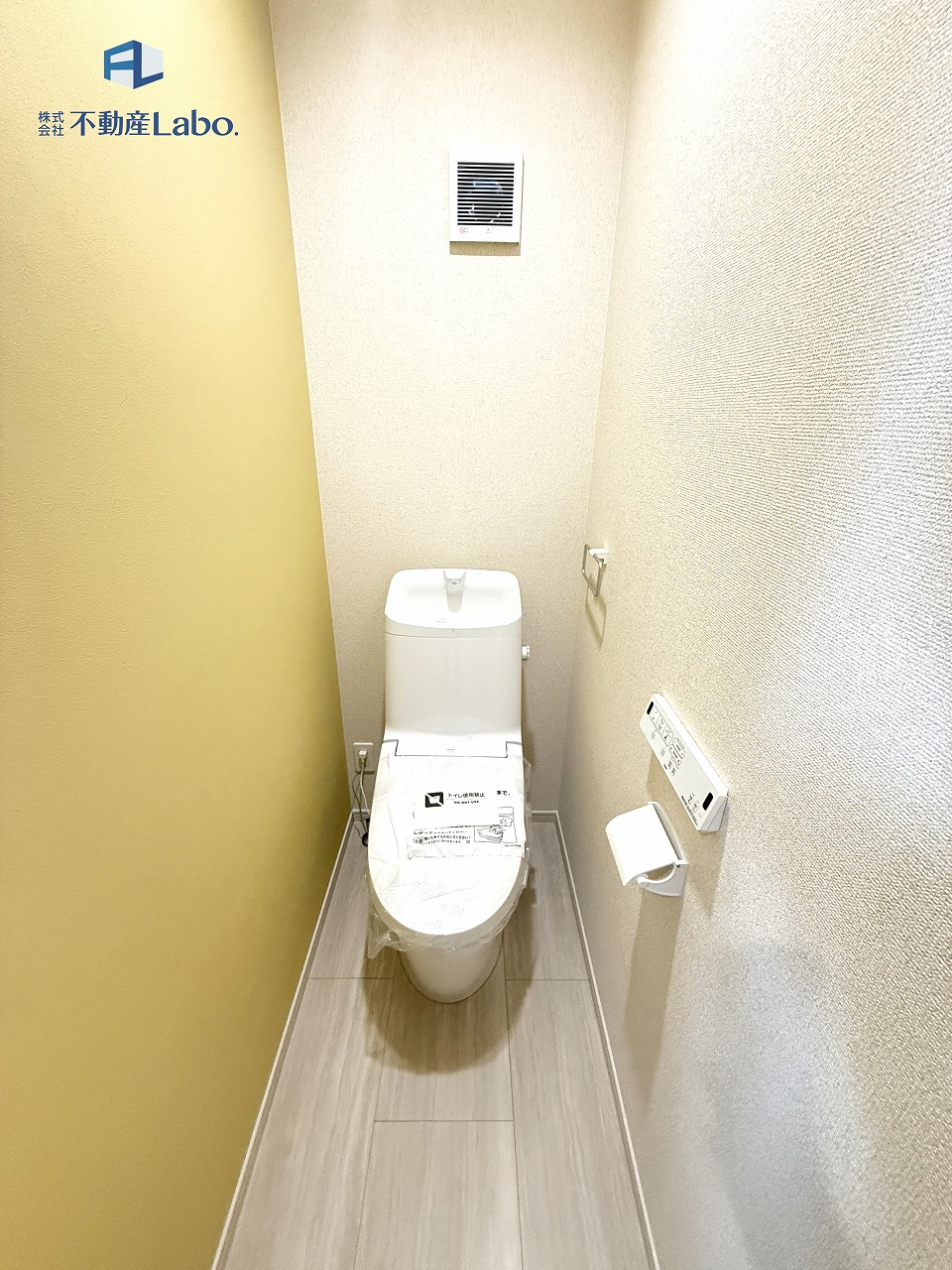 駿河区向敷地4丁目４期　全７棟　新築戸建てのトイレ|●トイレ●
１階、２階それぞれに温水洗浄便座となっております♪