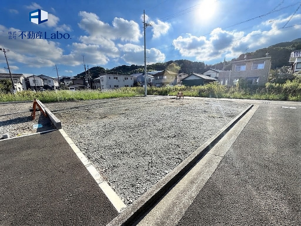 駿河区向敷地4丁目４期　全７棟　新築戸建ての前面道路含む現地写真|建物がなくなり、広々とした印象の更地です♪
敷地の全体像が分かりやすく、現地確認にもおすすめです♪