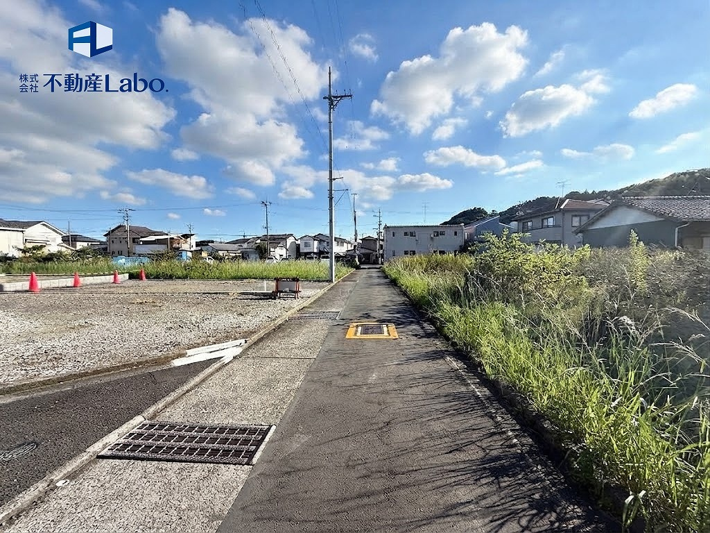 駿河区向敷地4丁目４期　全７棟　新築戸建ての周辺|これから建築工事が進み、少しずつ建物が形になっていきます♪
完成が待ち遠しい、建築前の現地をご紹介します♪