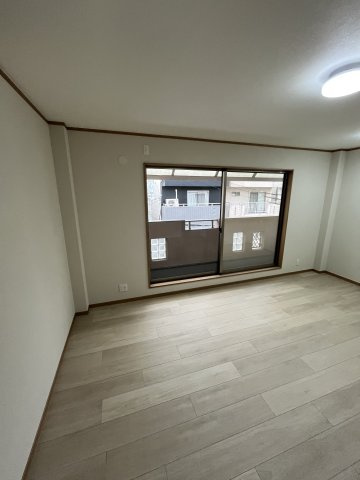 大阪市平野区平野東4丁目の洋室|落ち着いた色調の洋室です