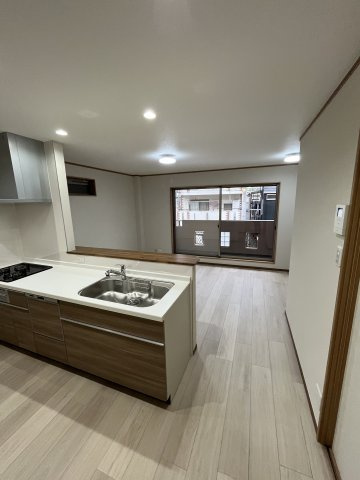 大阪市平野区平野東4丁目のキッチン|コンパクトなキッチンで掃除もラクラク