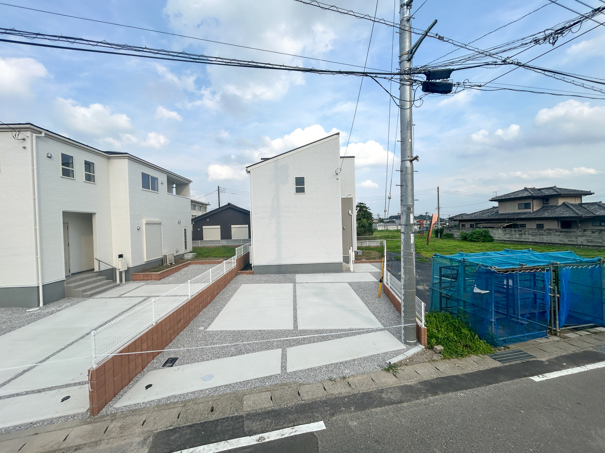 前橋市樋越町第4　新築住宅全6棟の駐車場|車庫土間施工済みです(^^♪