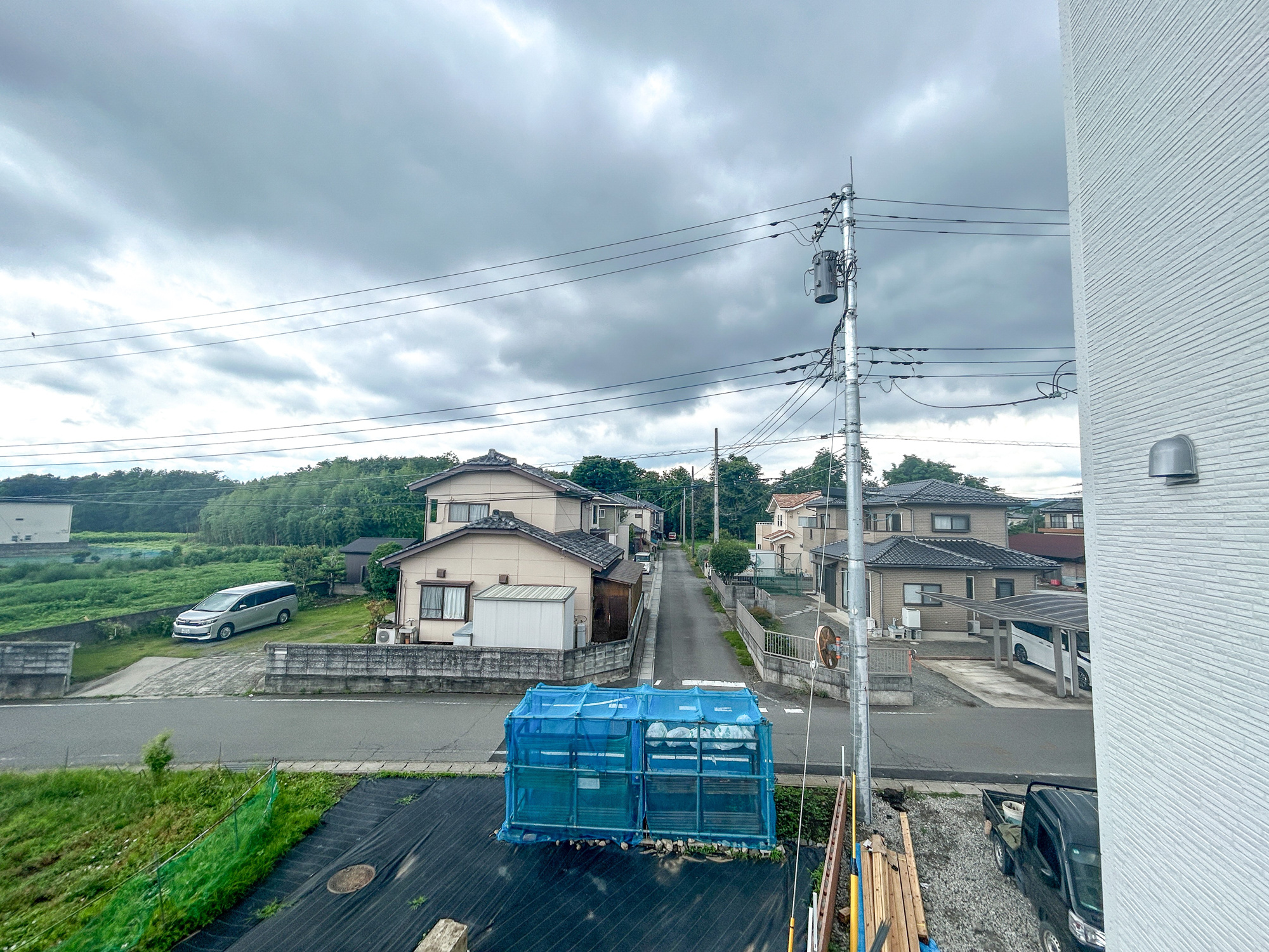 前橋市樋越町第4　新築住宅全6棟の展望|閑静な住宅地で子育て家族にピッタリ。毎日のお散歩も快適な緑に恵まれたエリアで、自然に包まれた穏やかな暮らしを実現するための、ゆとりある住環境が整っています。緑の潤いを感じながらホッと生活できそう。