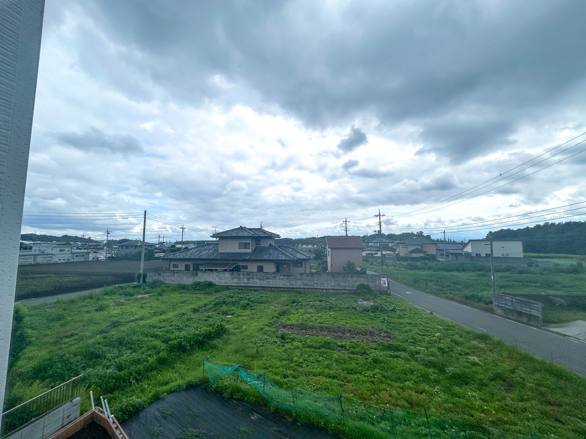 前橋市樋越町第4　新築住宅全6棟の展望|低層の一戸建てを中心とした街並みが整然と続き、周辺は高い建物が建っていないので、採光や開放性に恵まれ、空が広く緑の多い閑静な趣を感じる環境です。