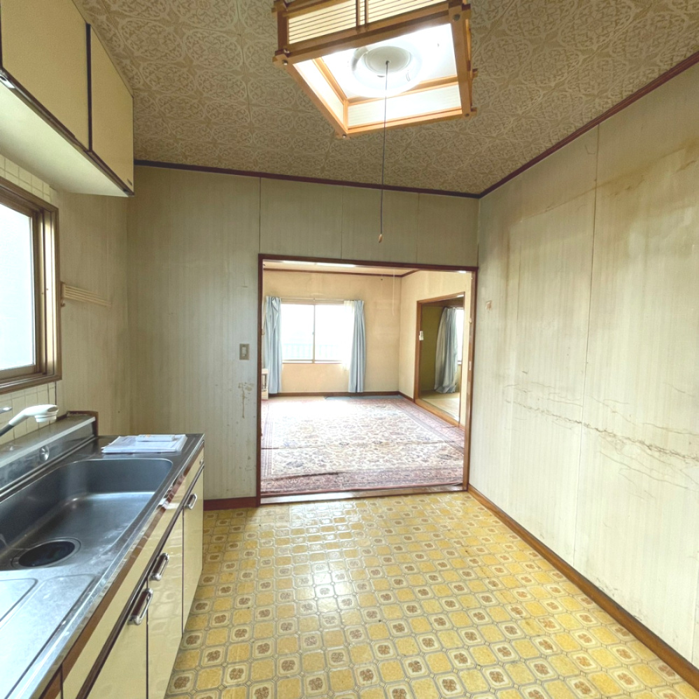 室蘭市白鳥台1丁目22-4　中古住宅のキッチン