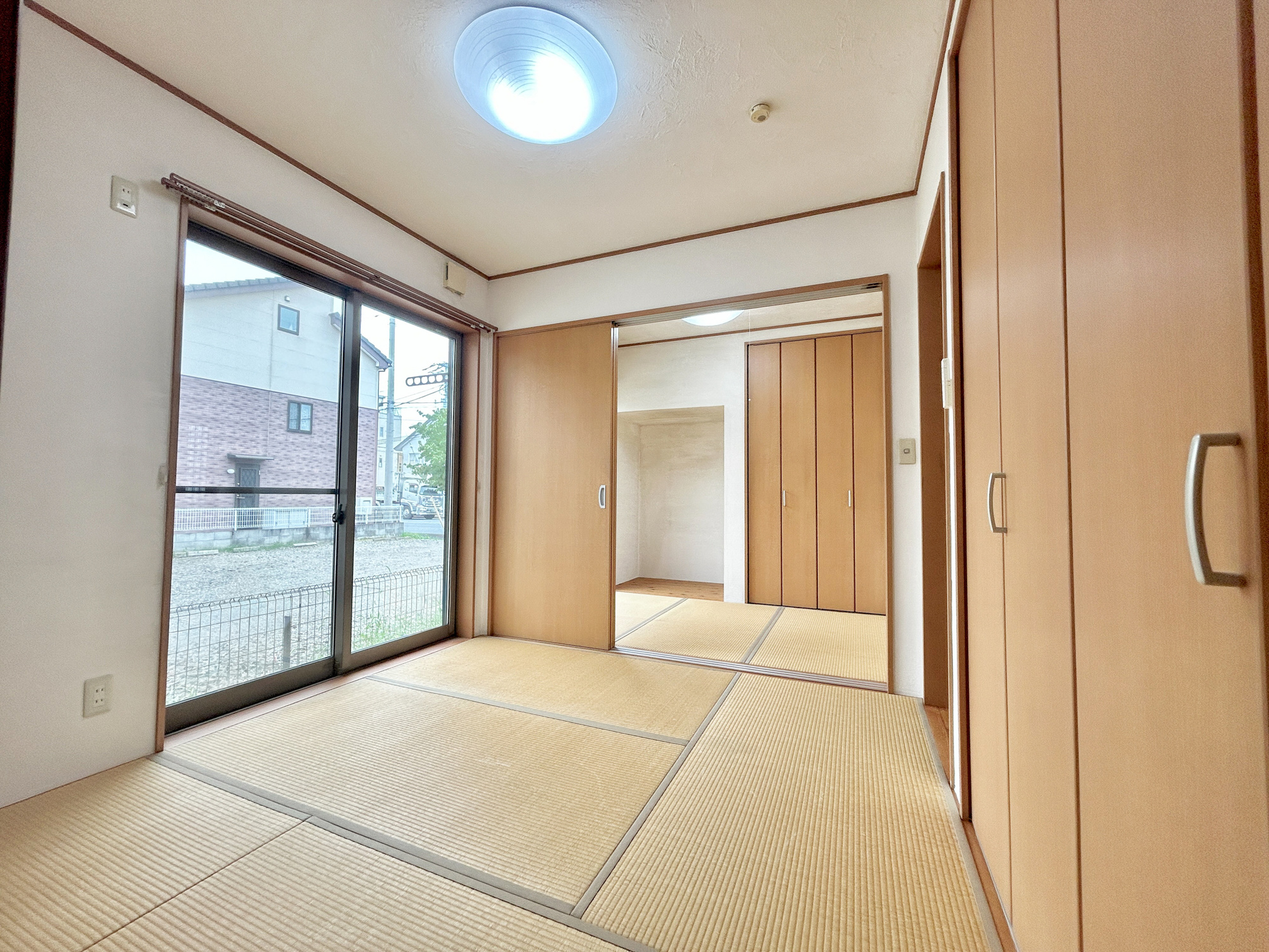 前橋六供町1丁目　中古物件の和室|一階和室、洋室畳敷き、畳があることにより客間や落ち着いた空間になります。

