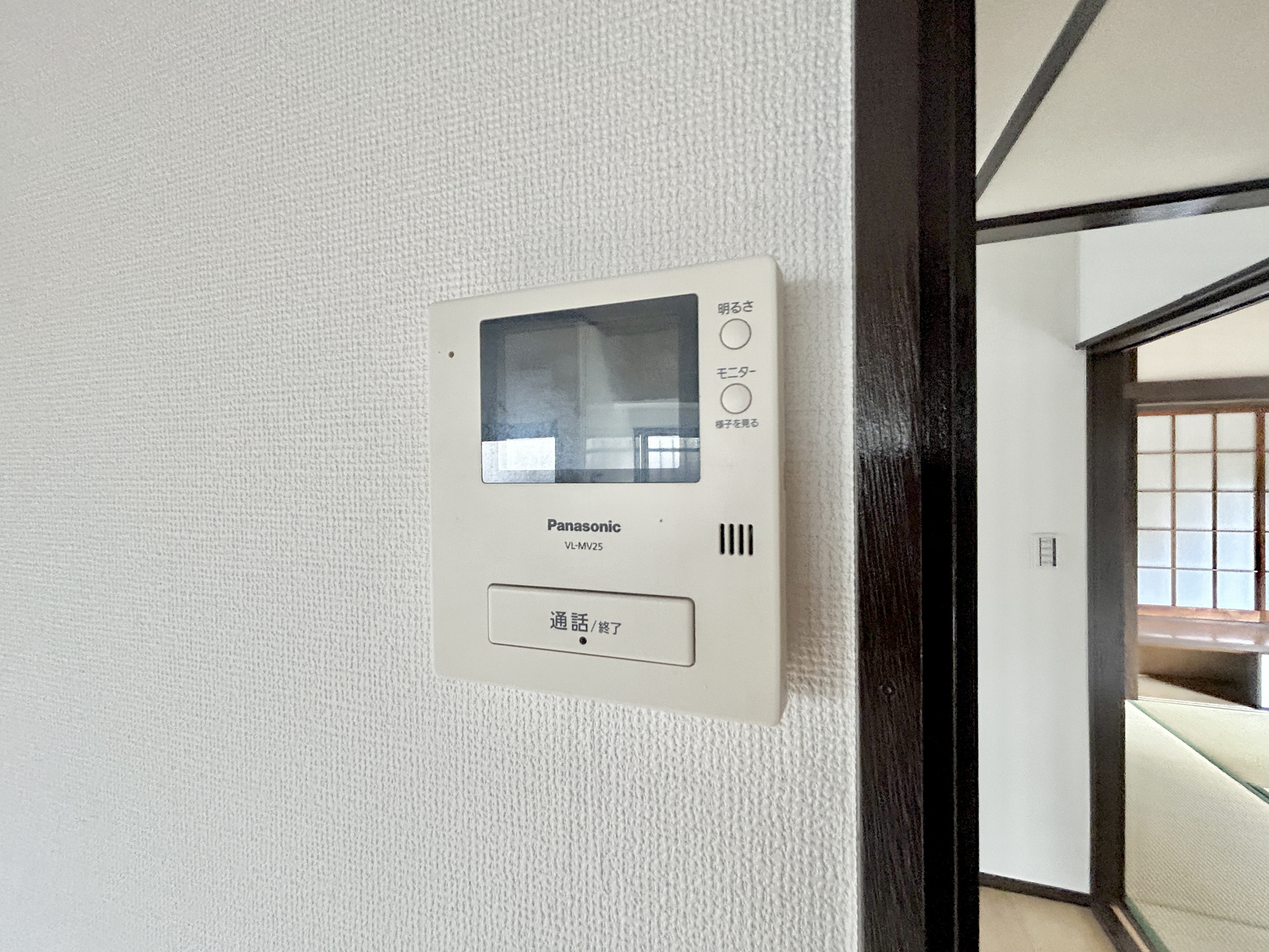 前橋市青柳町1期　中古住宅のセキュリティ|TVモニタ付きのインターフォンには録画機能もあるので外出時誰が来たのか確認できます♪ 防犯機能も高く、今では必需品です！