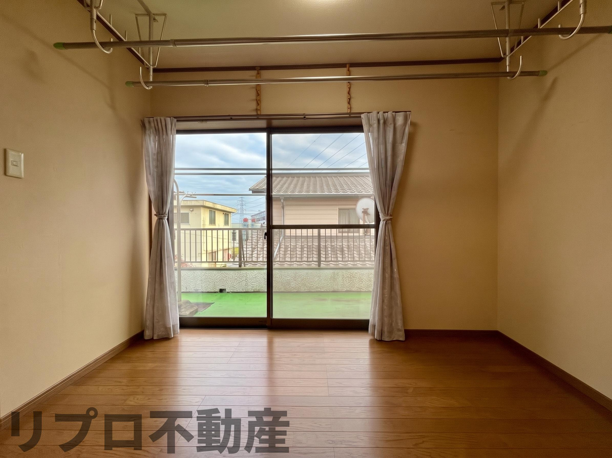 柏市船戸　中古戸建のその他|2階ホールは多目的スペースとしても活用できます！仕事部屋や荷物置きなど使い勝手◎