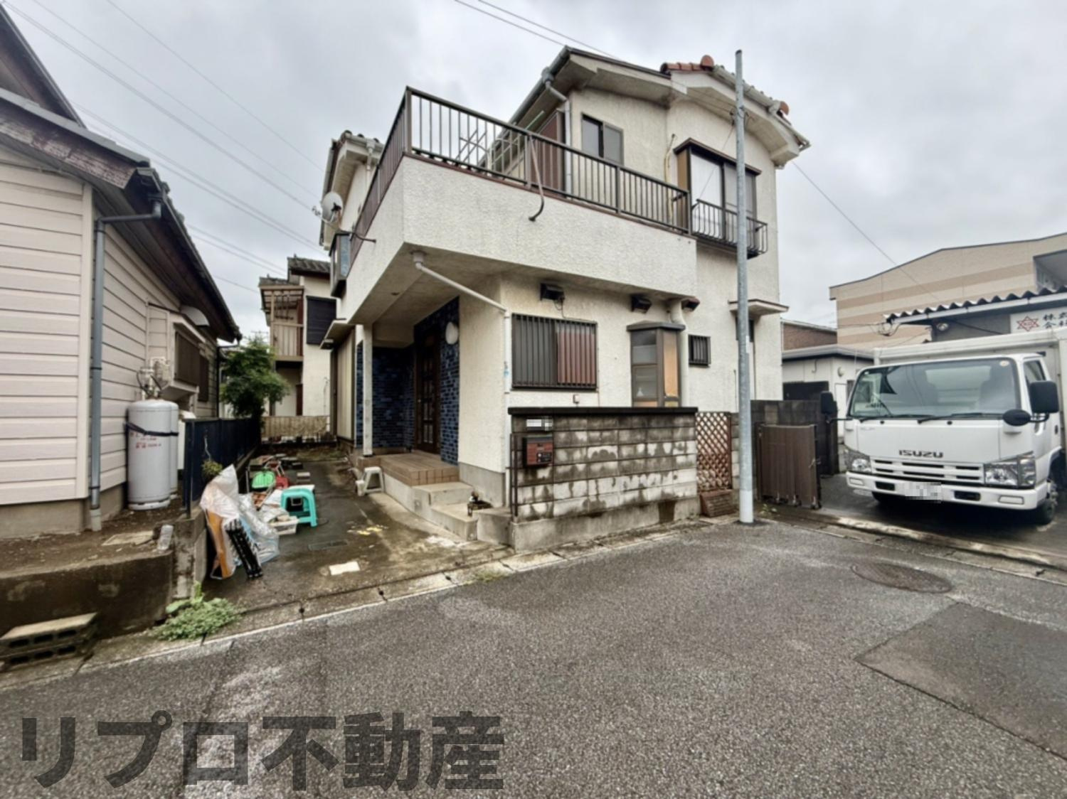 柏市船戸　中古戸建の外観|１台駐車が可能な柏市船戸戸建！
柏たなか駅徒歩２０分で、道路は近隣以外の車の出入りが少ないです！