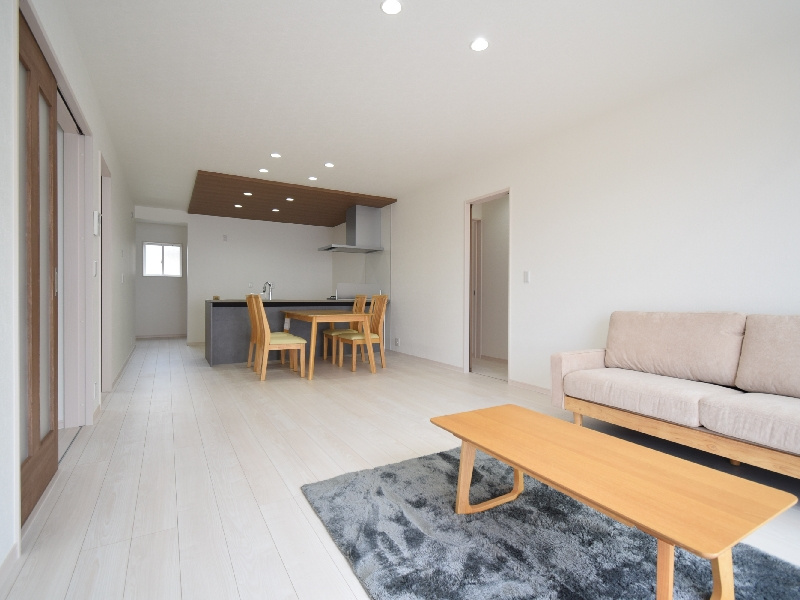 【１号棟：リビング】家具入り写真