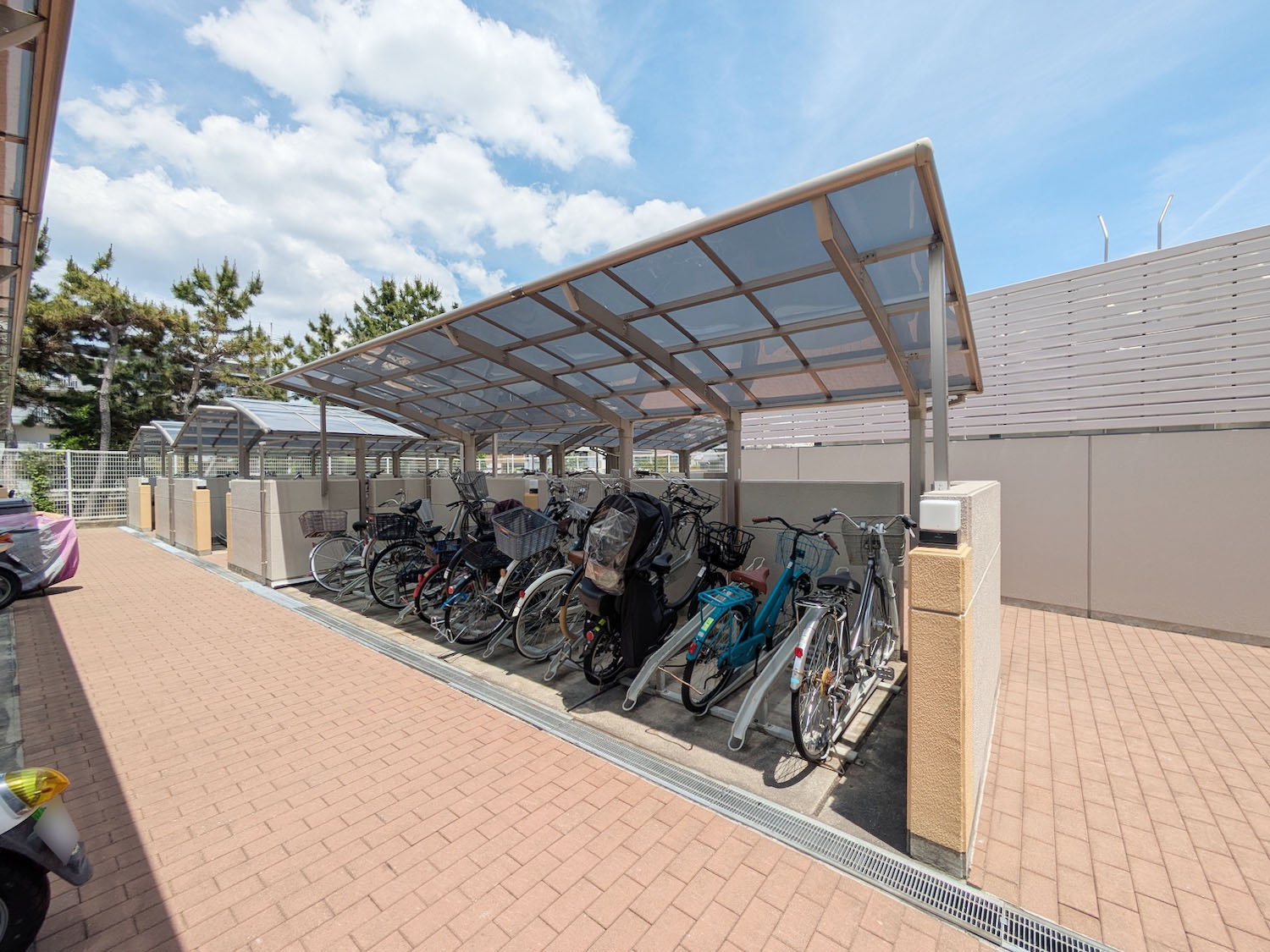 芦屋ハイタウンの駐輪場