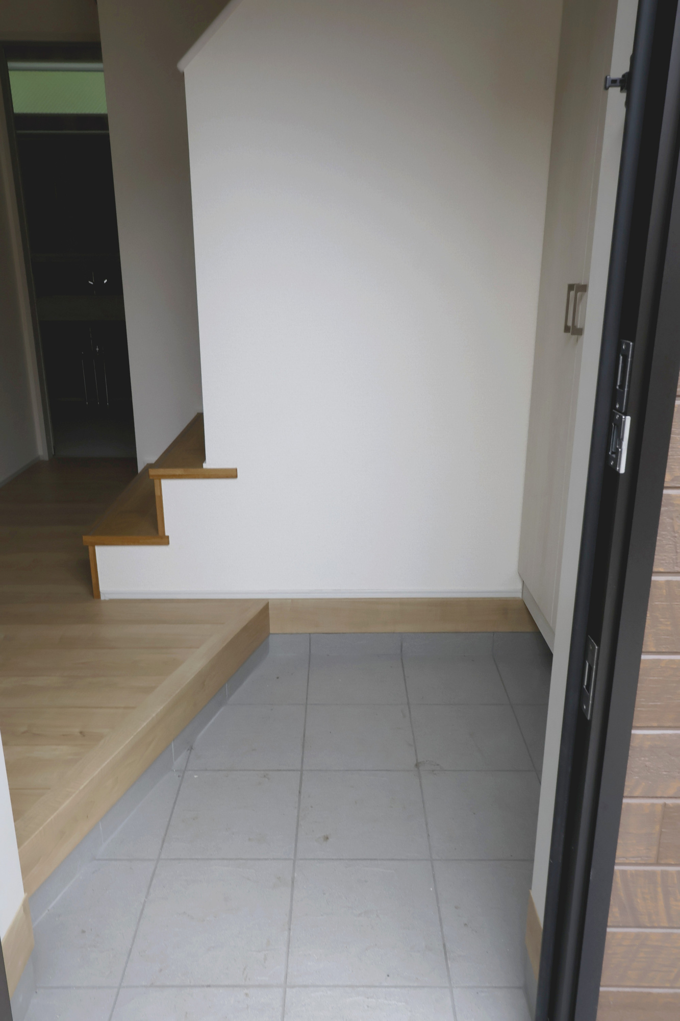 【限定1区画】相模原市南区若松１丁目の玄関|きれいな玄関です