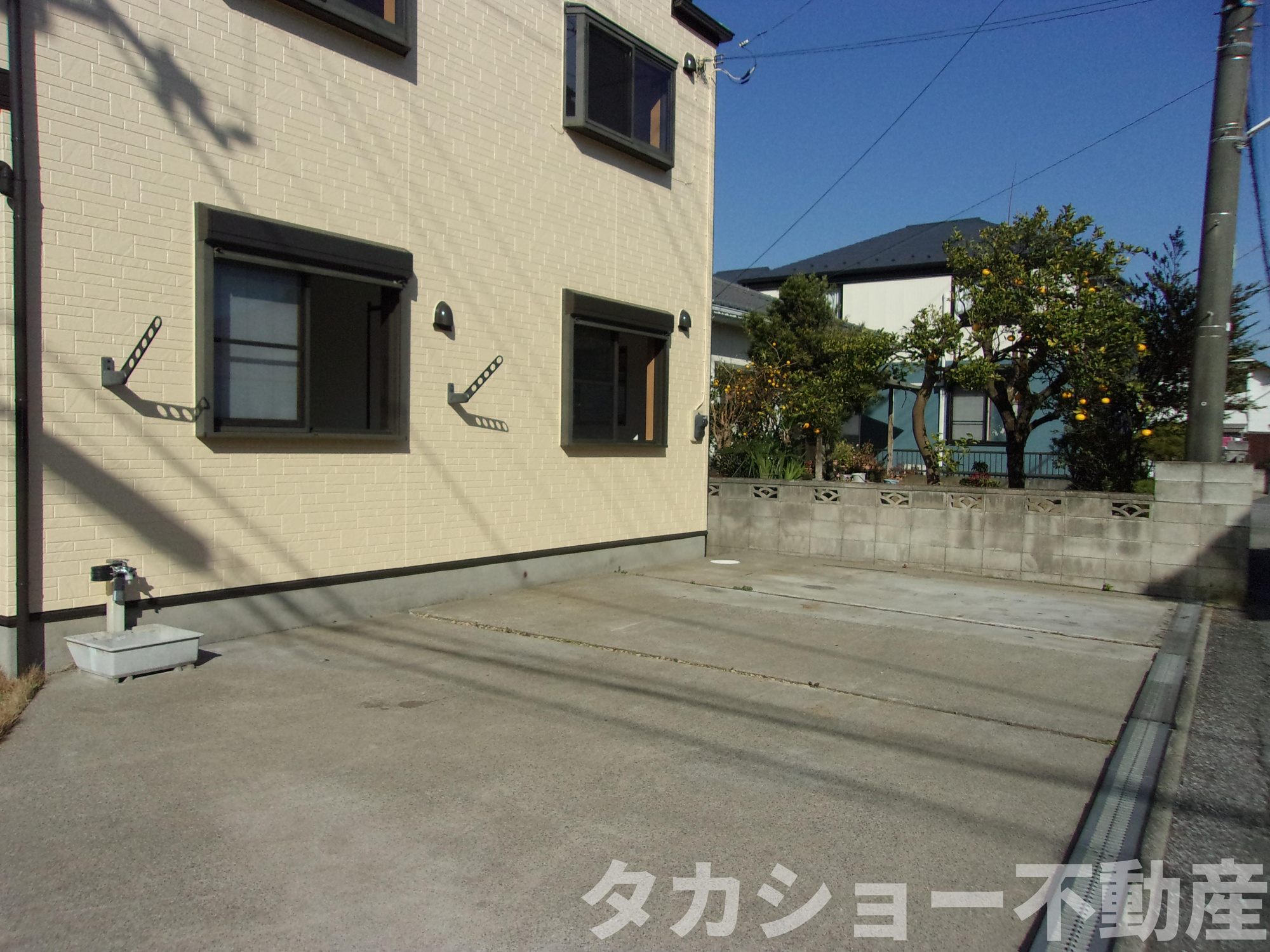 市原市五所　中古住宅の駐車場|車をお持ちの方に嬉しい駐車場付きの物件です