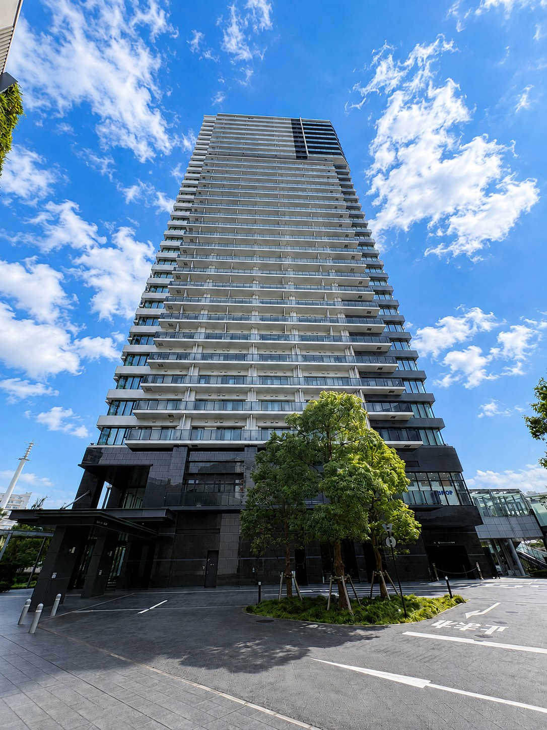 シティタワーズ東京ベイ WEST TOWERの外観|総戸数1539戸の超高層免振トリプルタワーレジデンス
