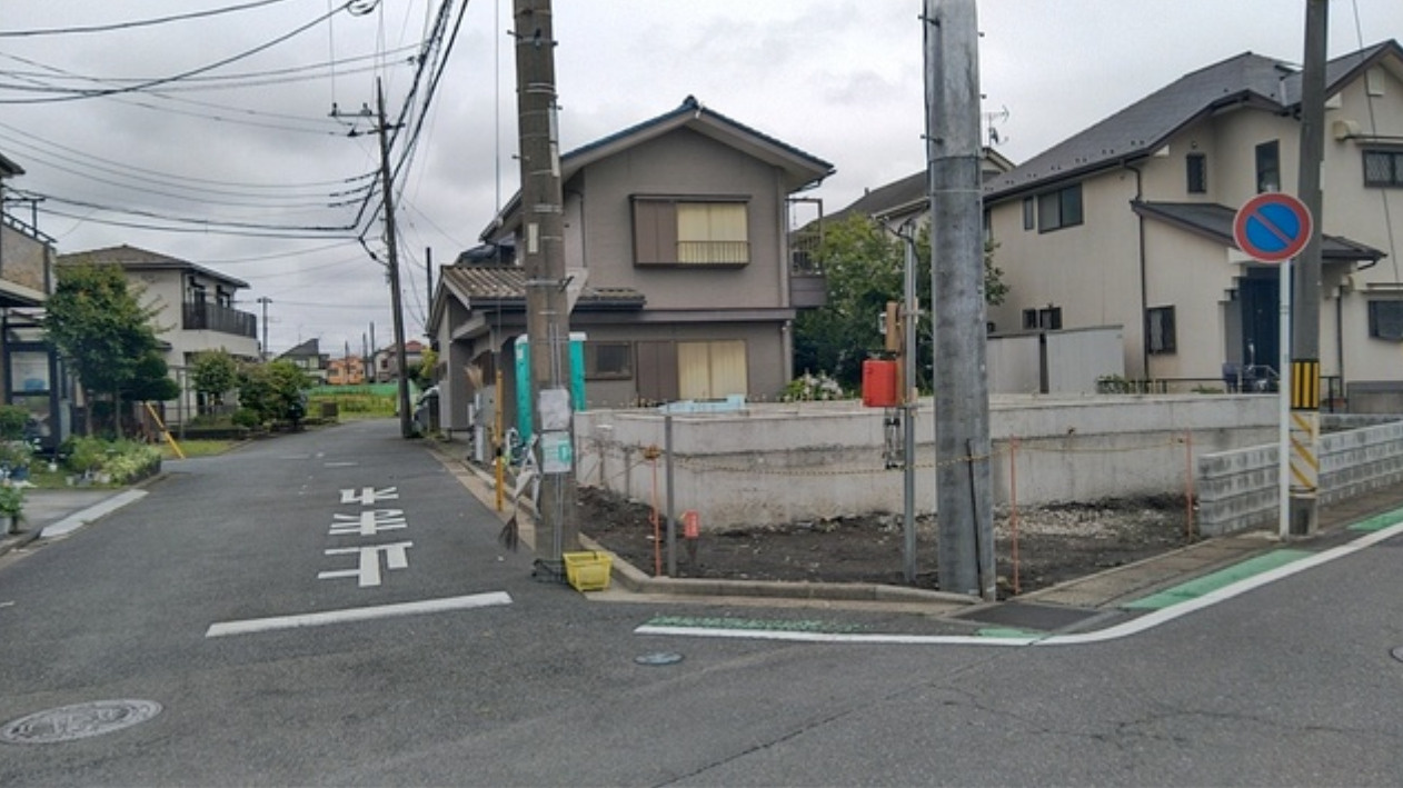 横浜市瀬谷区宮沢2丁目 新築戸建て【仲介手数料無料】カースペース2台の前面道路含む現地写真