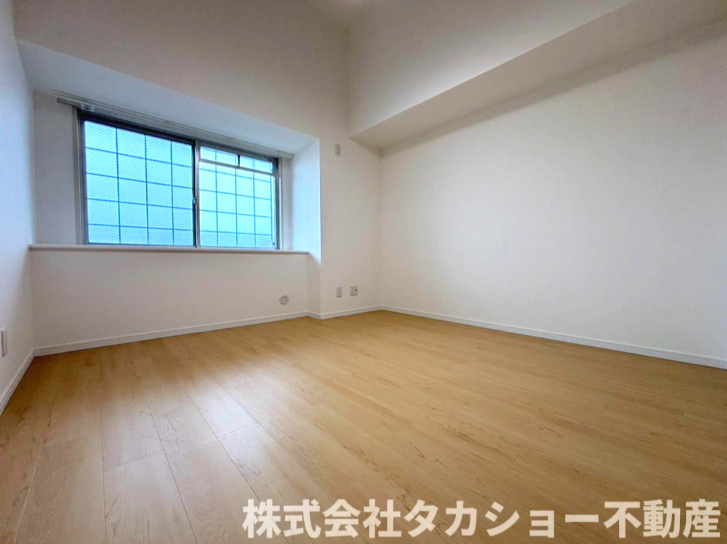 プラザ学園前　第10号棟の洋室|コンパクトで使いやすい洋室です