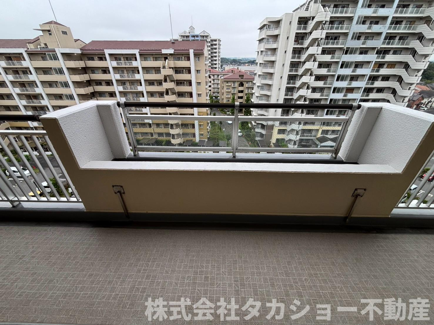 プラザ学園前　第10号棟のバルコニー|お洗濯にも便利なバルコニー付き