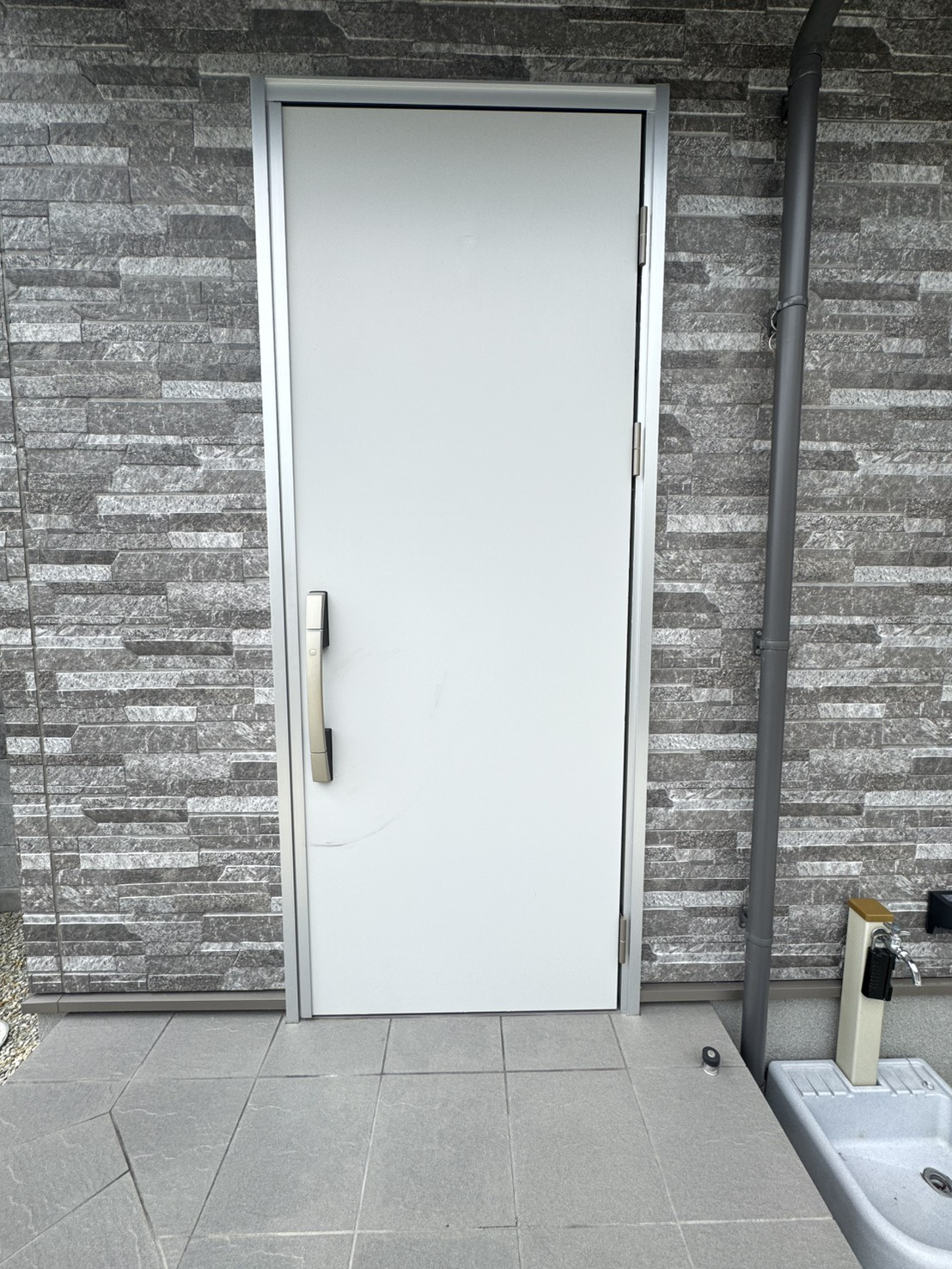 鶴甲２丁目戸建の玄関