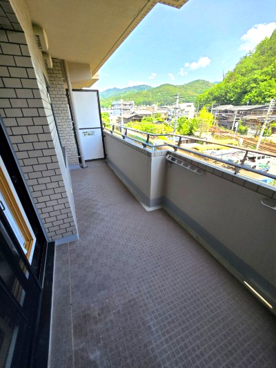 パーク・ハイム宝ヶ池銀杏館のバルコニー