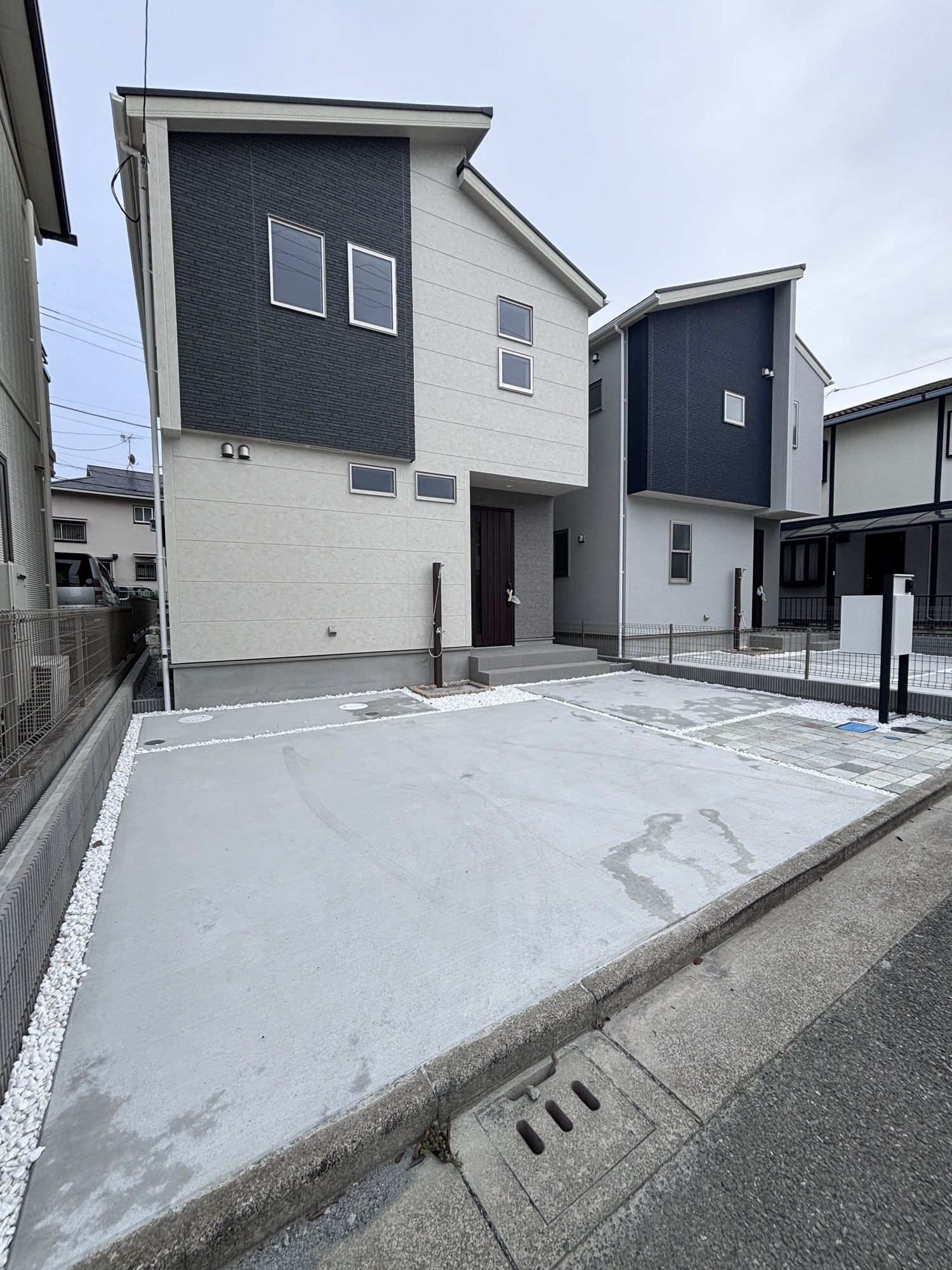 茅ケ崎市東海岸南6丁目　新築戸建　全３棟の駐車場