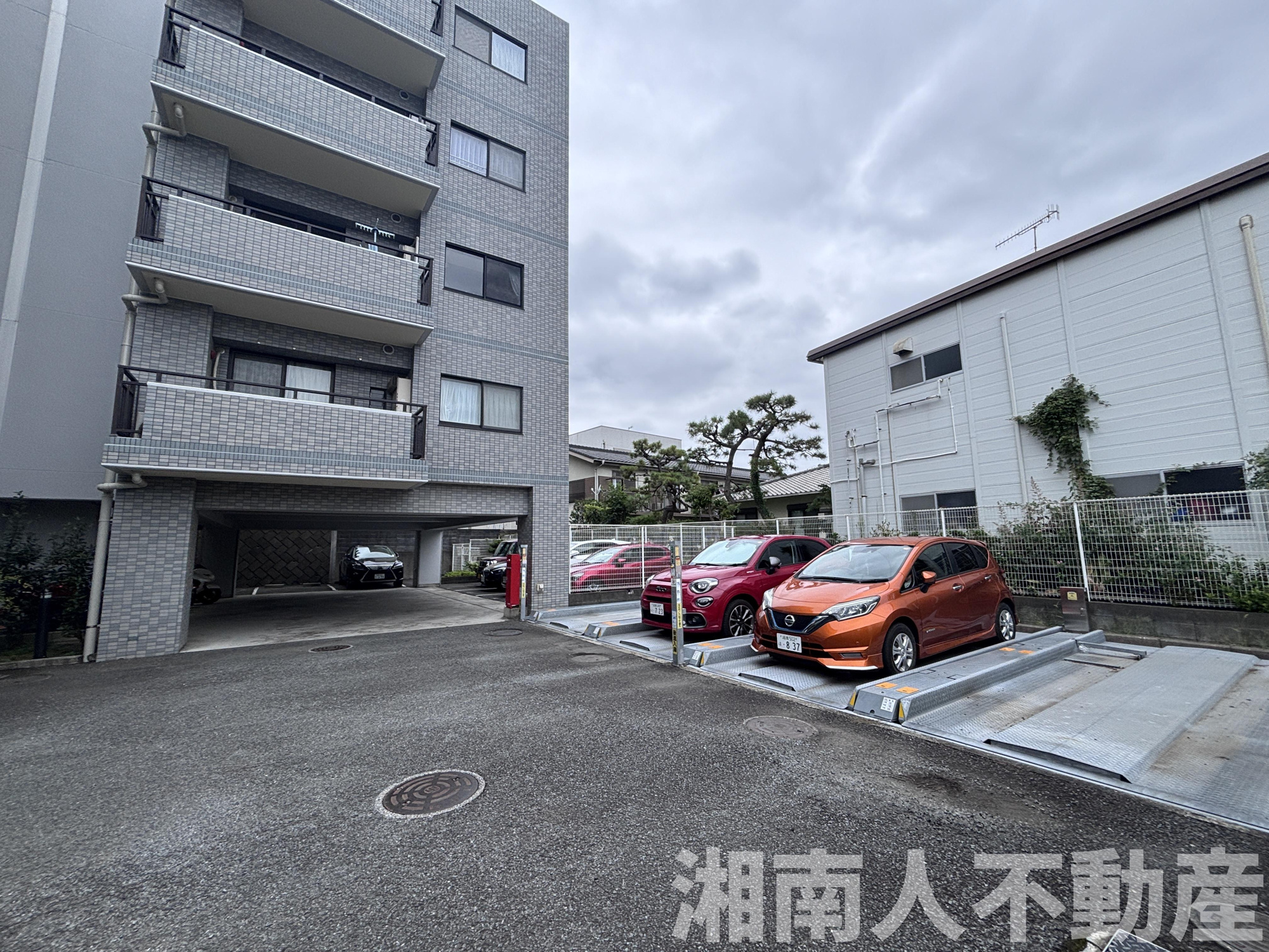 レゾン茅ヶ崎中海岸の駐車場|駐車場に車を止められます