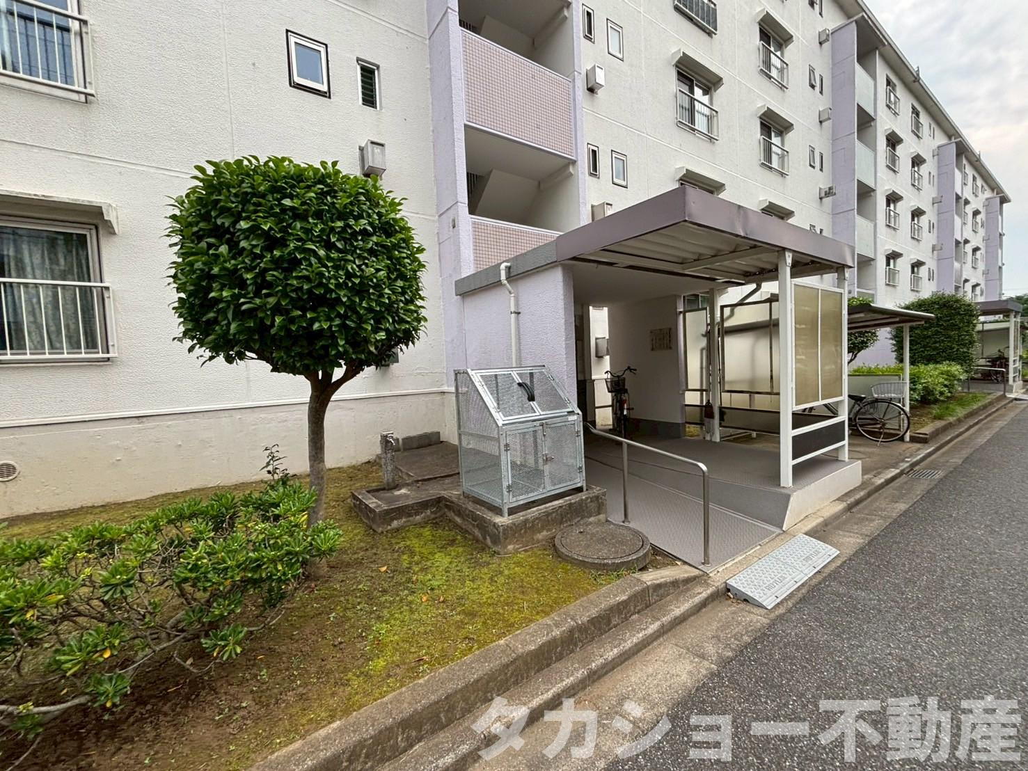 高洲三丁目住宅のエントランス|毎日通るエントランスはこのようになっています
