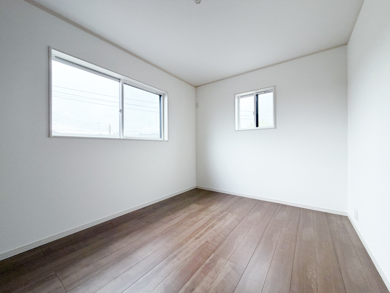 《1号棟　洋室B》6.0帖の広さ！クローゼット付きなので子ども部屋や趣味のお部屋としてもご利用いただけます。