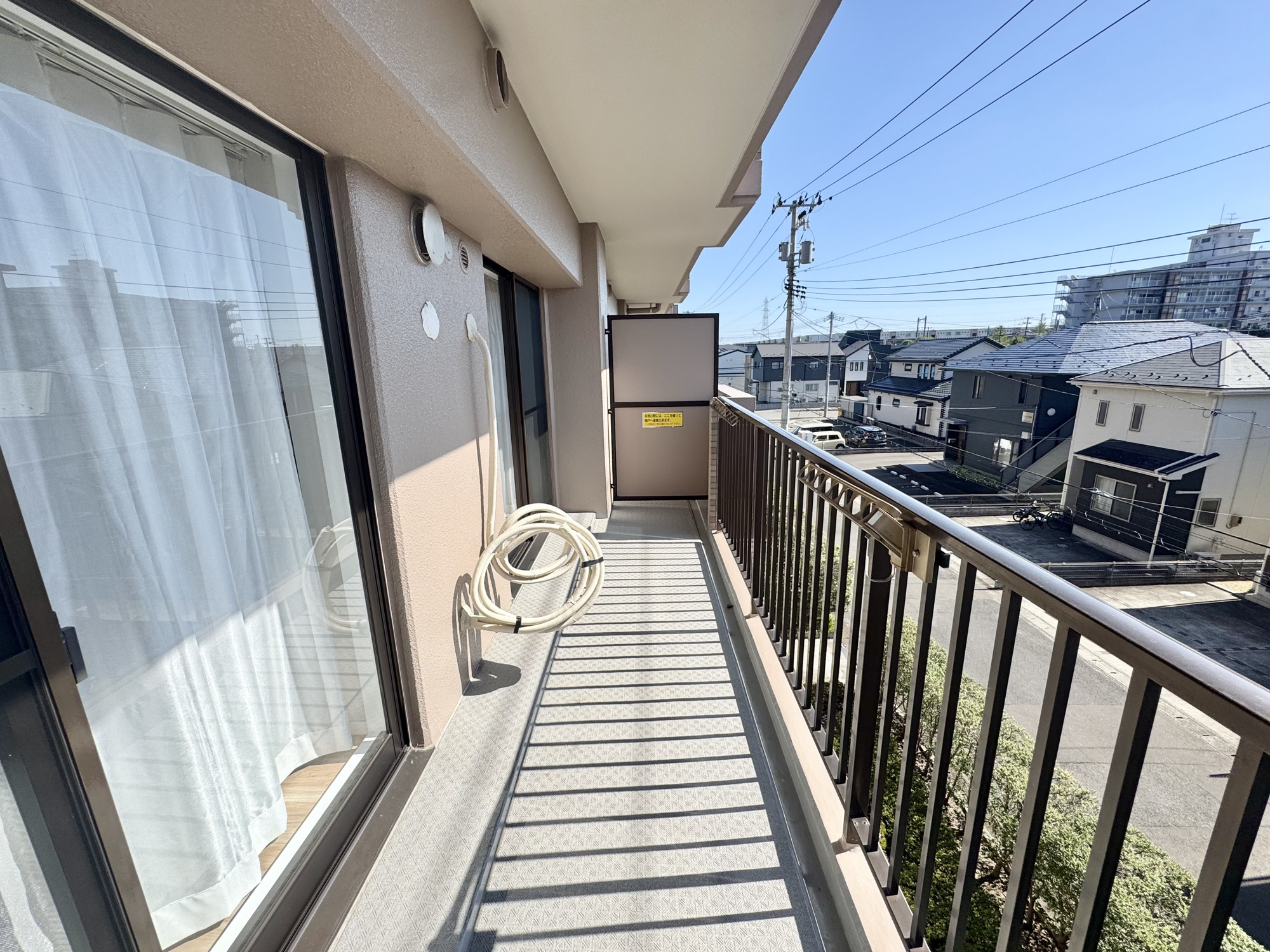 ≪小学校3分×オートロック≫ロイヤルシャトー南仙台のバルコニー