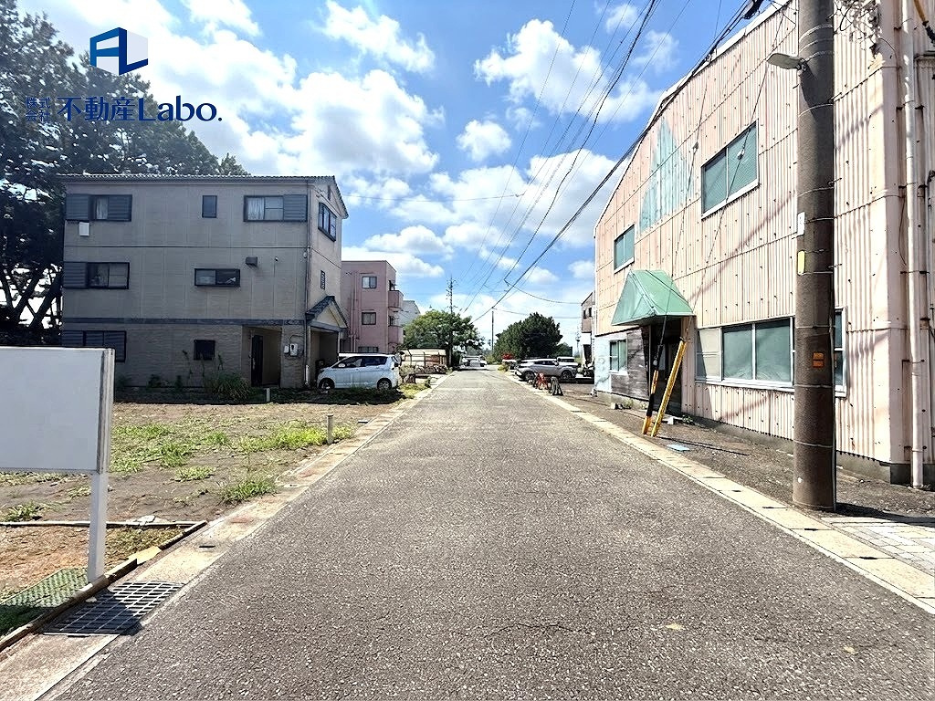 リーブルガーデン　駿河区高松　全1棟の前面道路含む現地写真|WICやパントリーなど収納が充実♪