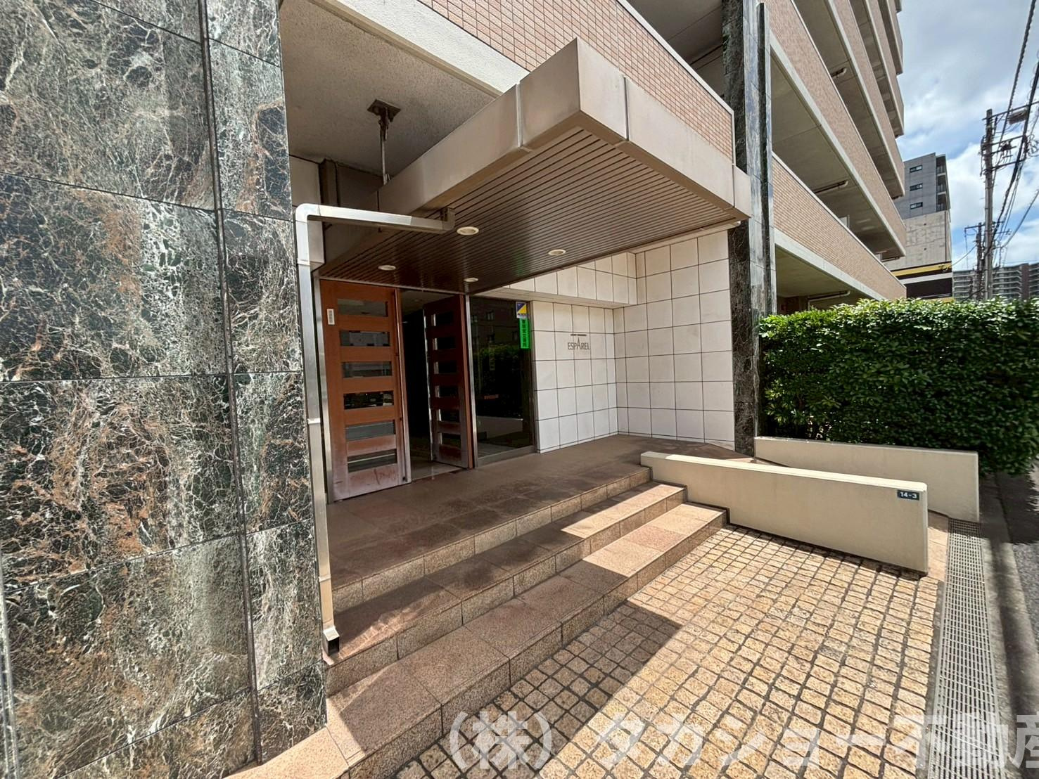 ゼファー千葉みなとエスパーレのエントランス|建物の内部です