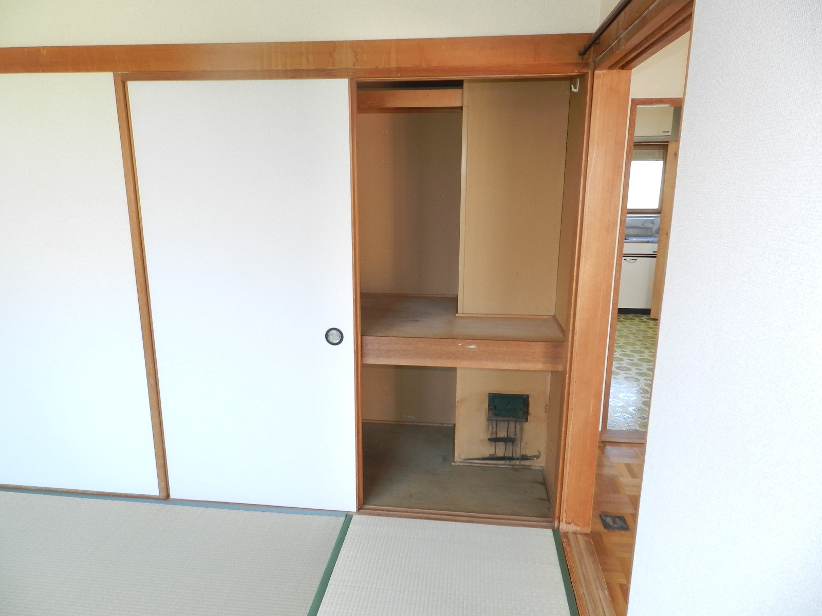 室蘭市白鳥台1丁目33-13　収益戸建の収納