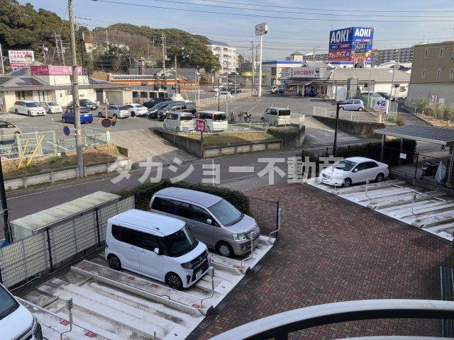 エステ・スクエア千葉中央の駐車場