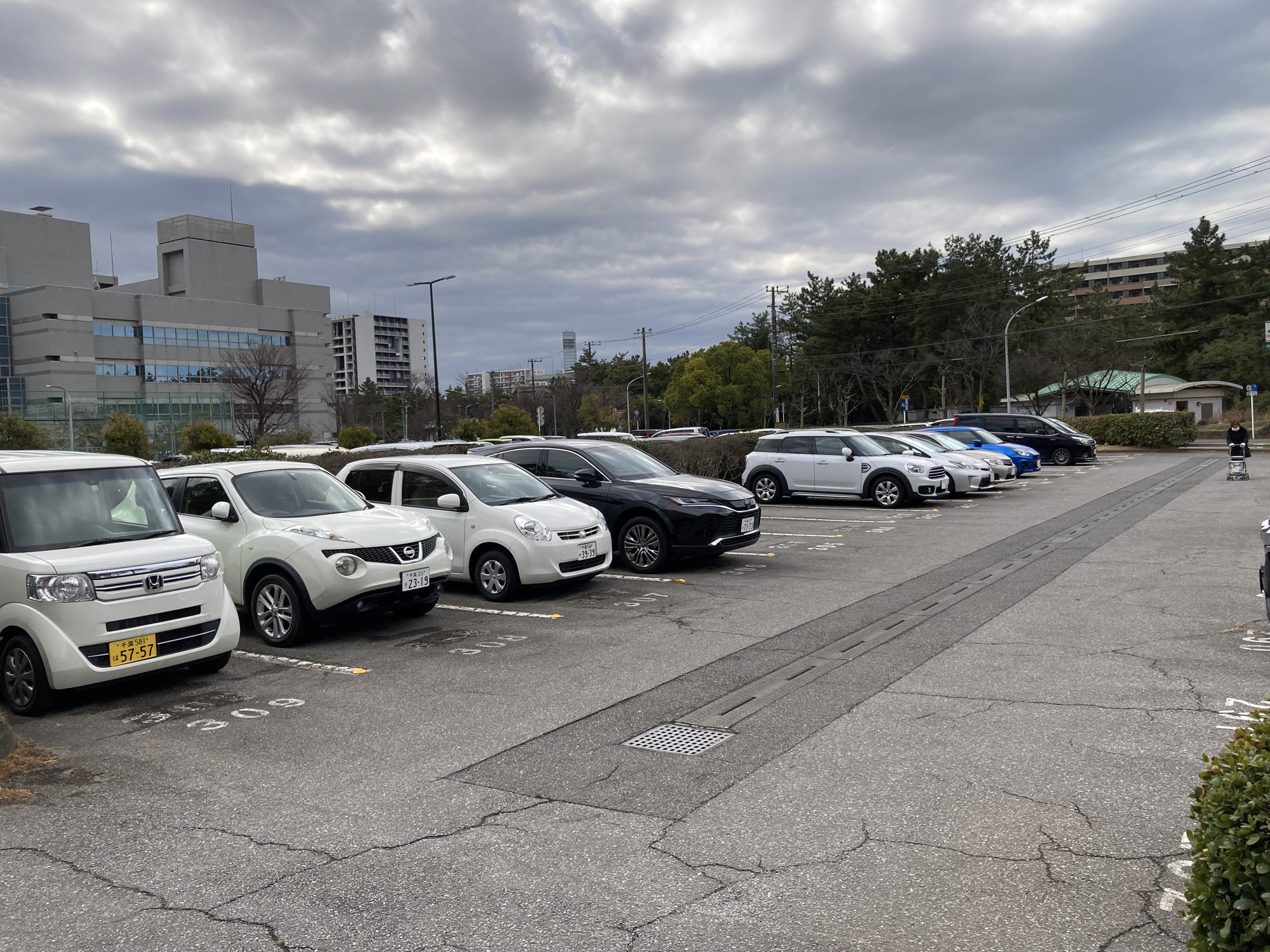 千葉ガーデンタウンD号棟の駐車場