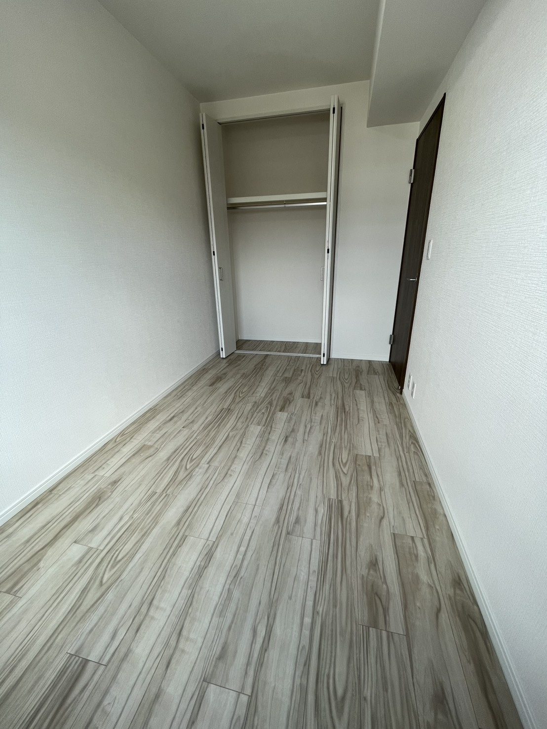 芦屋伊勢町ハウスの洋室|約4.9帖洋室