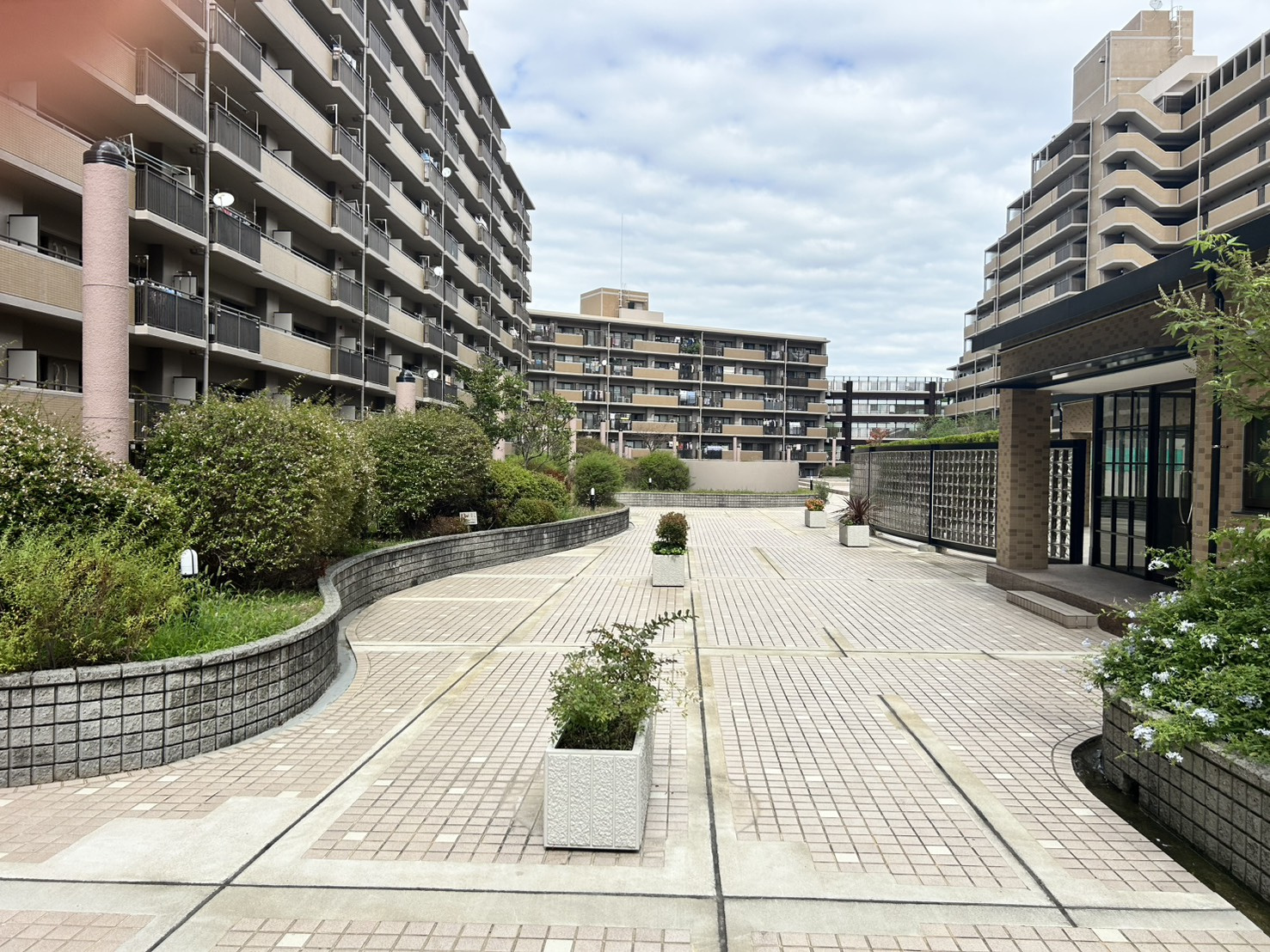 朝日プラザCITYウエストヒル神戸F棟の中庭|中庭