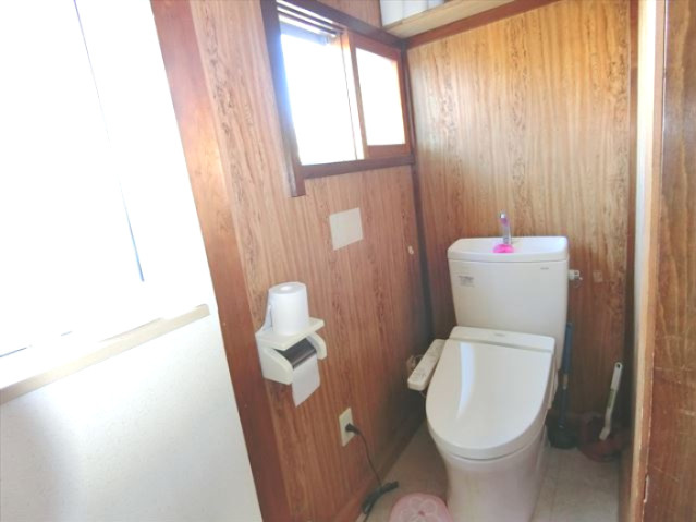 伊達市末永町125-34　中古住宅のトイレ
