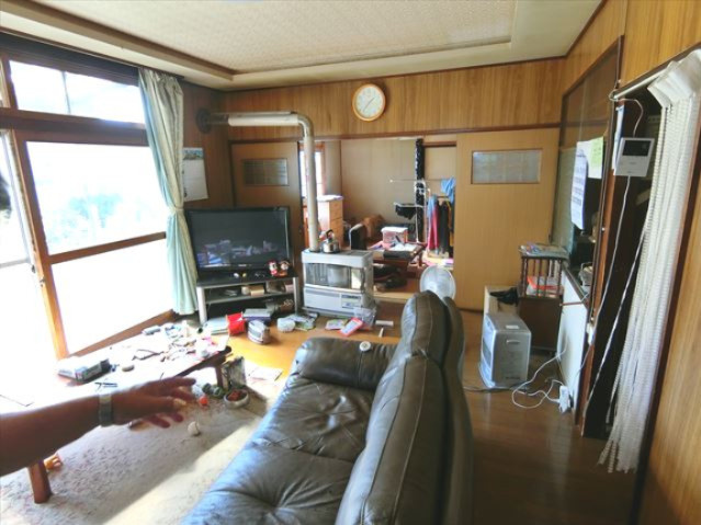 伊達市末永町125-34　中古住宅の居間・リビング