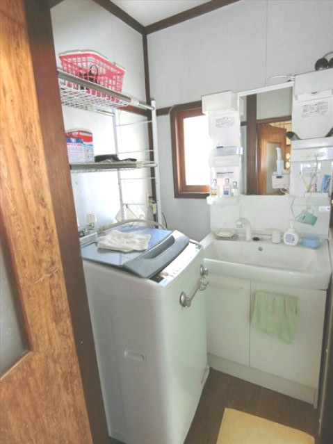 伊達市末永町125-34　中古住宅の洗面所