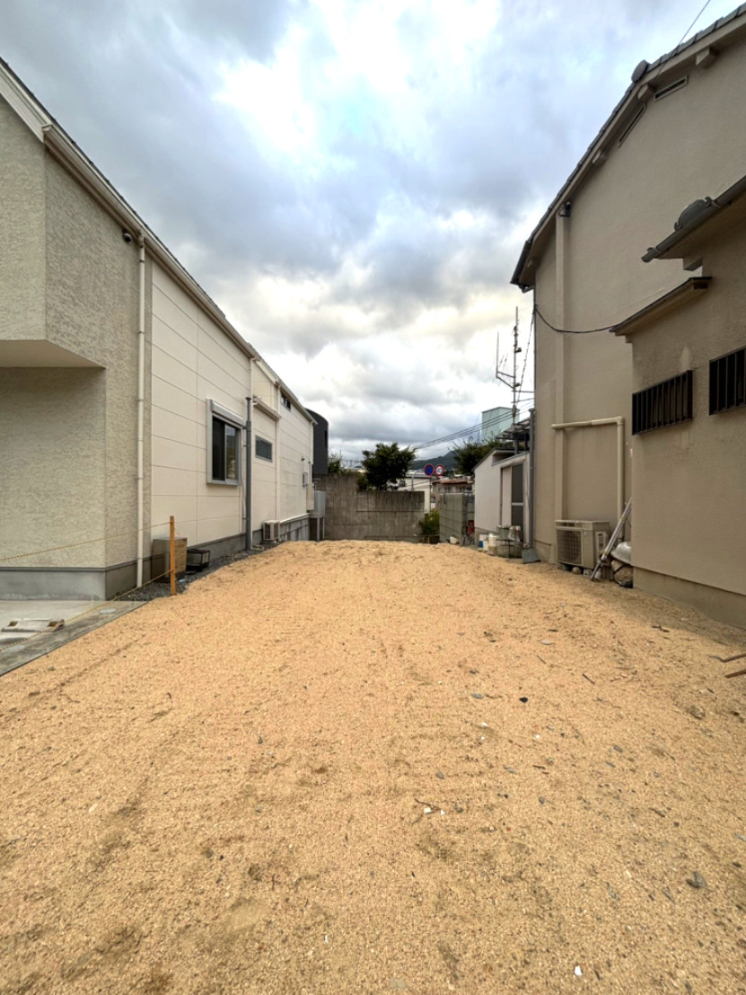 西宮市石刎町土地の外観|対象不動産東側