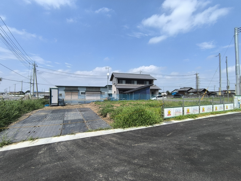 【1号棟：現地写真(※着工前)】
